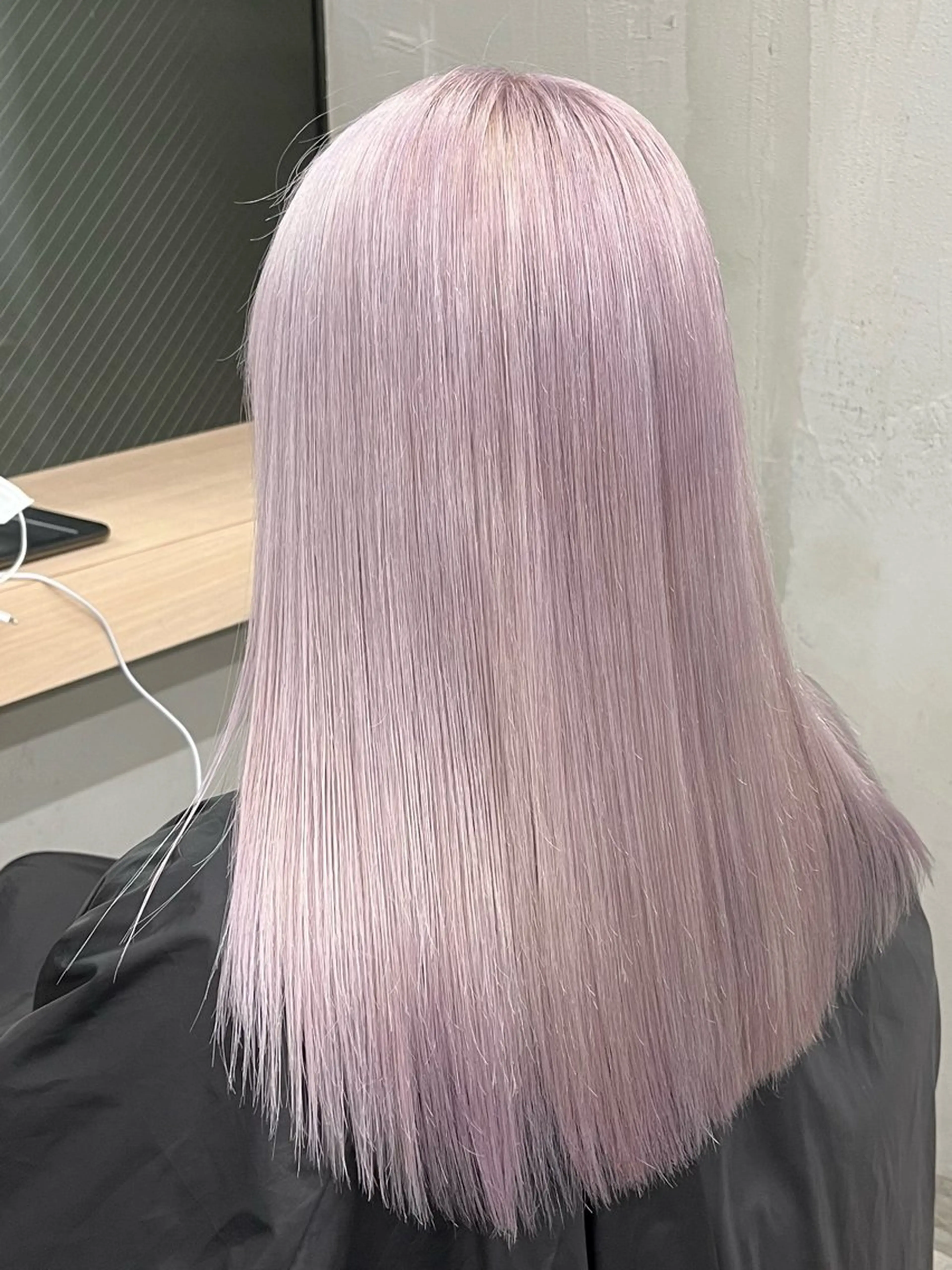 ロング カラー イツク ⚡️ ルーツ/ハイトーンのヘアスタイル