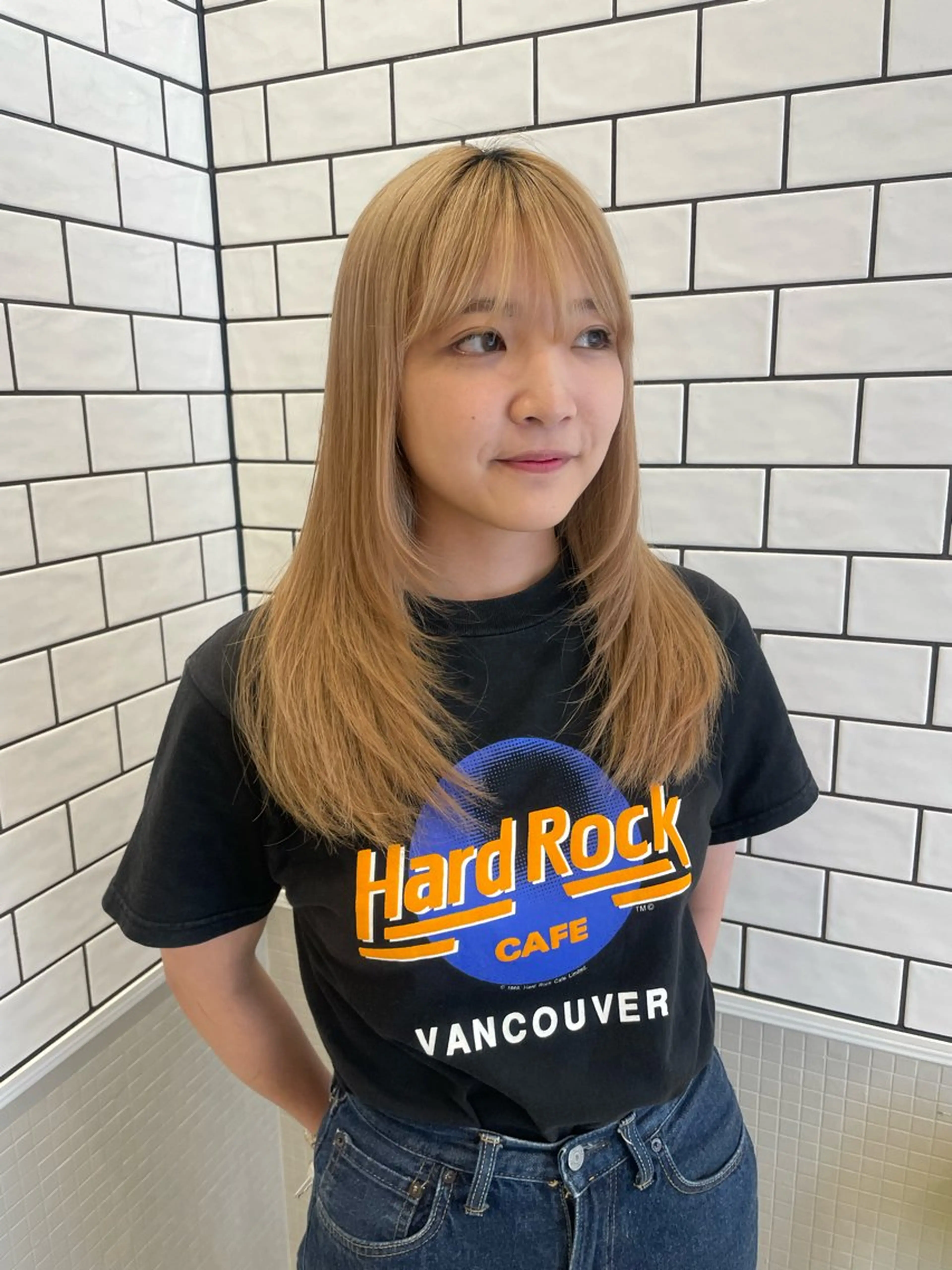 ロング MIFA レイヤー／パーマのヘアスタイル