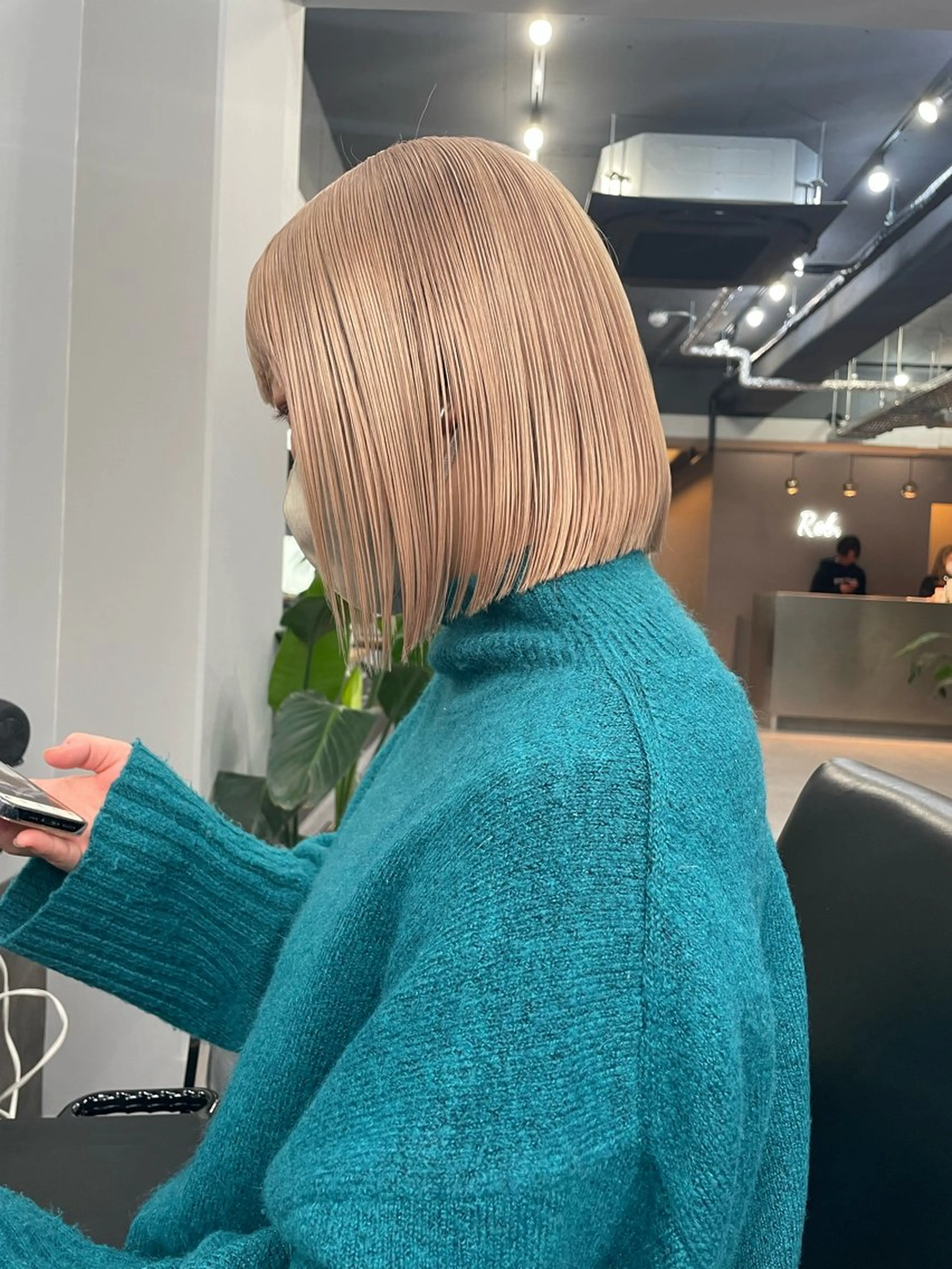 ミディアム カラー ベージュカラー ブリーチ ブロンド 透明感カラー ハイトーンカラー kira/ブリーチ/ ハイトーン/烏丸のヘアスタイル