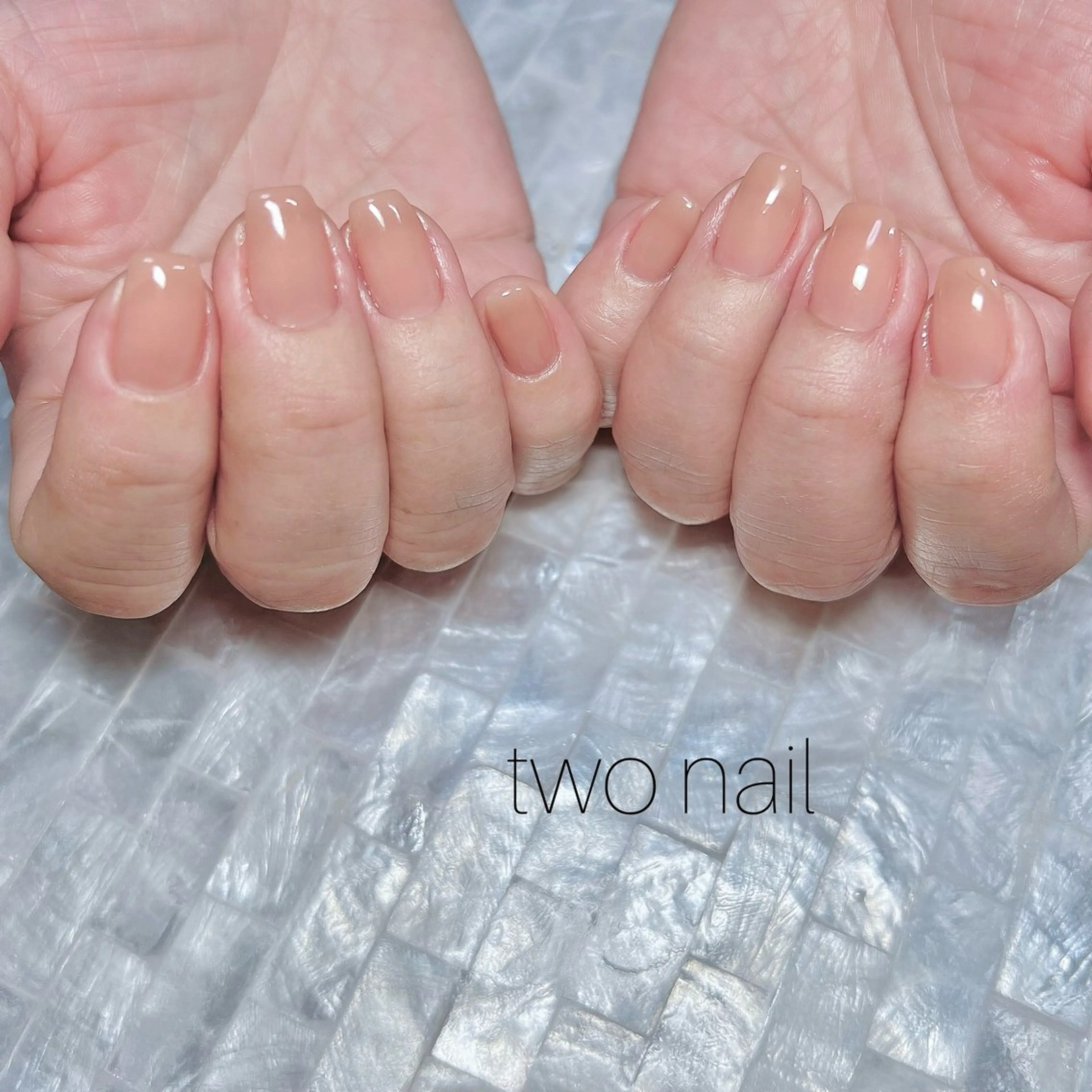 ネイル ブラウン ネイルチップ ホワイト ハンドネイル two nailのネイルデザイン