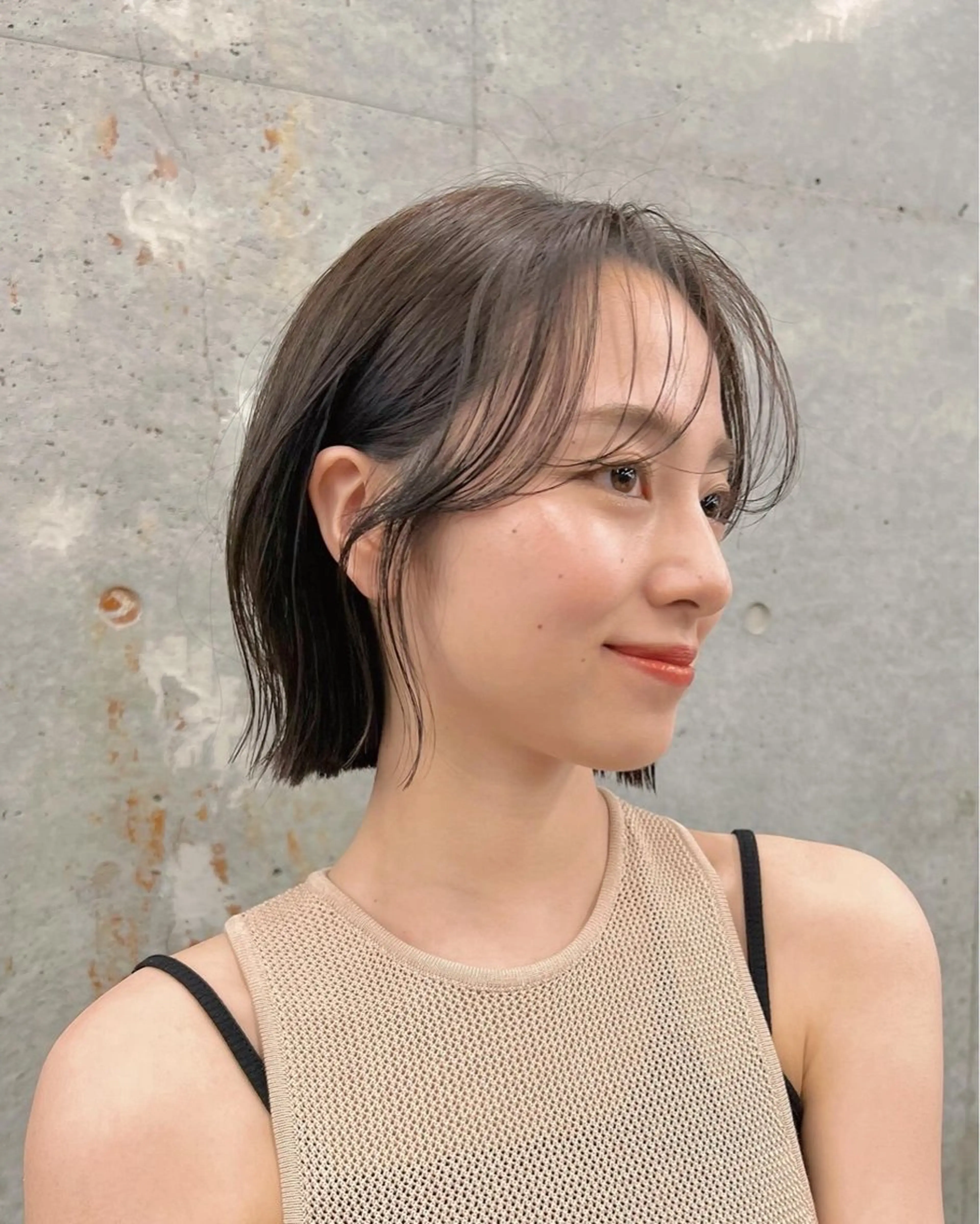ショート カラー グレージュ ボブ くびれヘア 泉愛美/銀座美容師 /暖色カラー/ボブのヘアスタイル