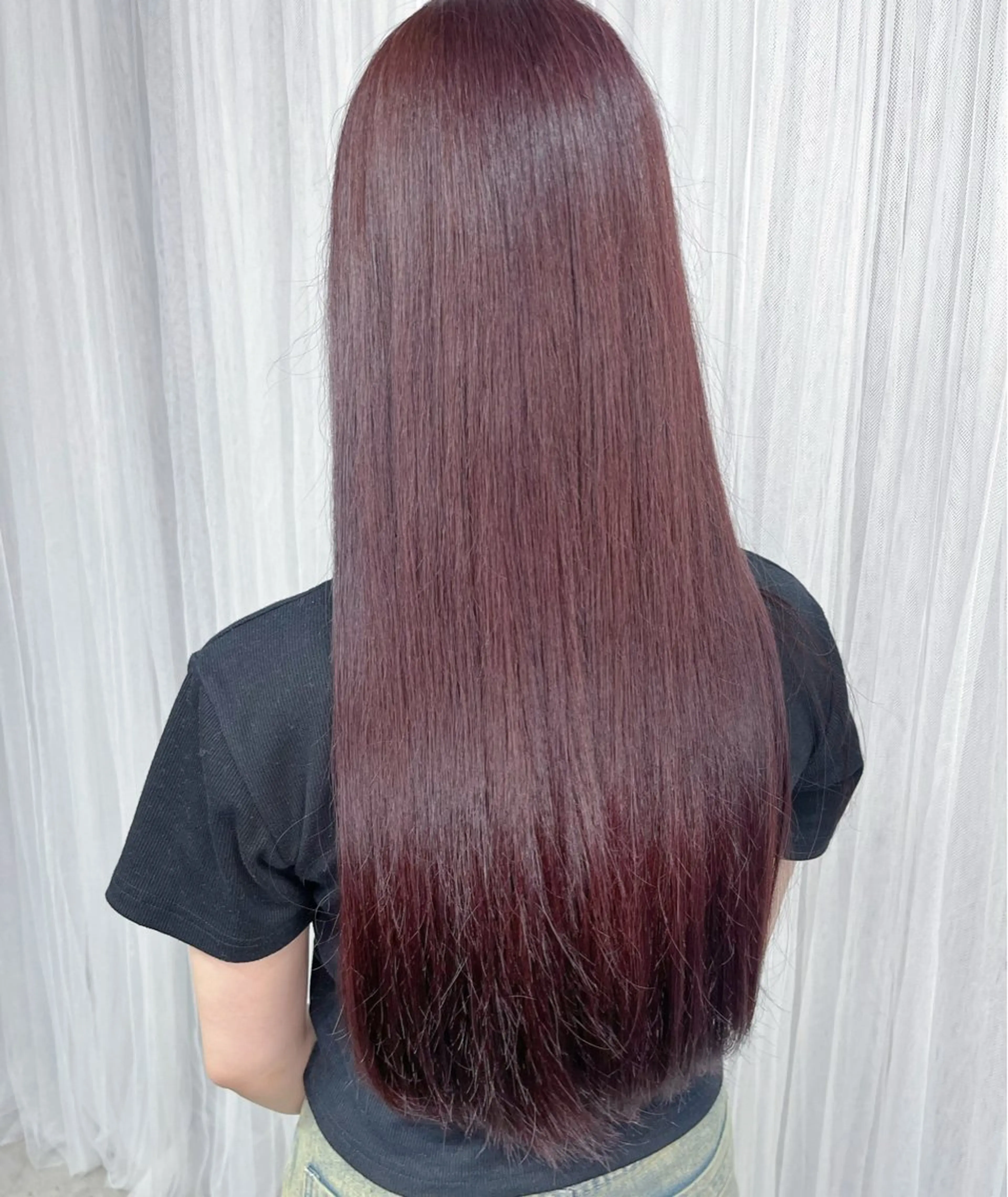 ロング ヘアカラー 伊藤 由妃乃のヘアスタイル