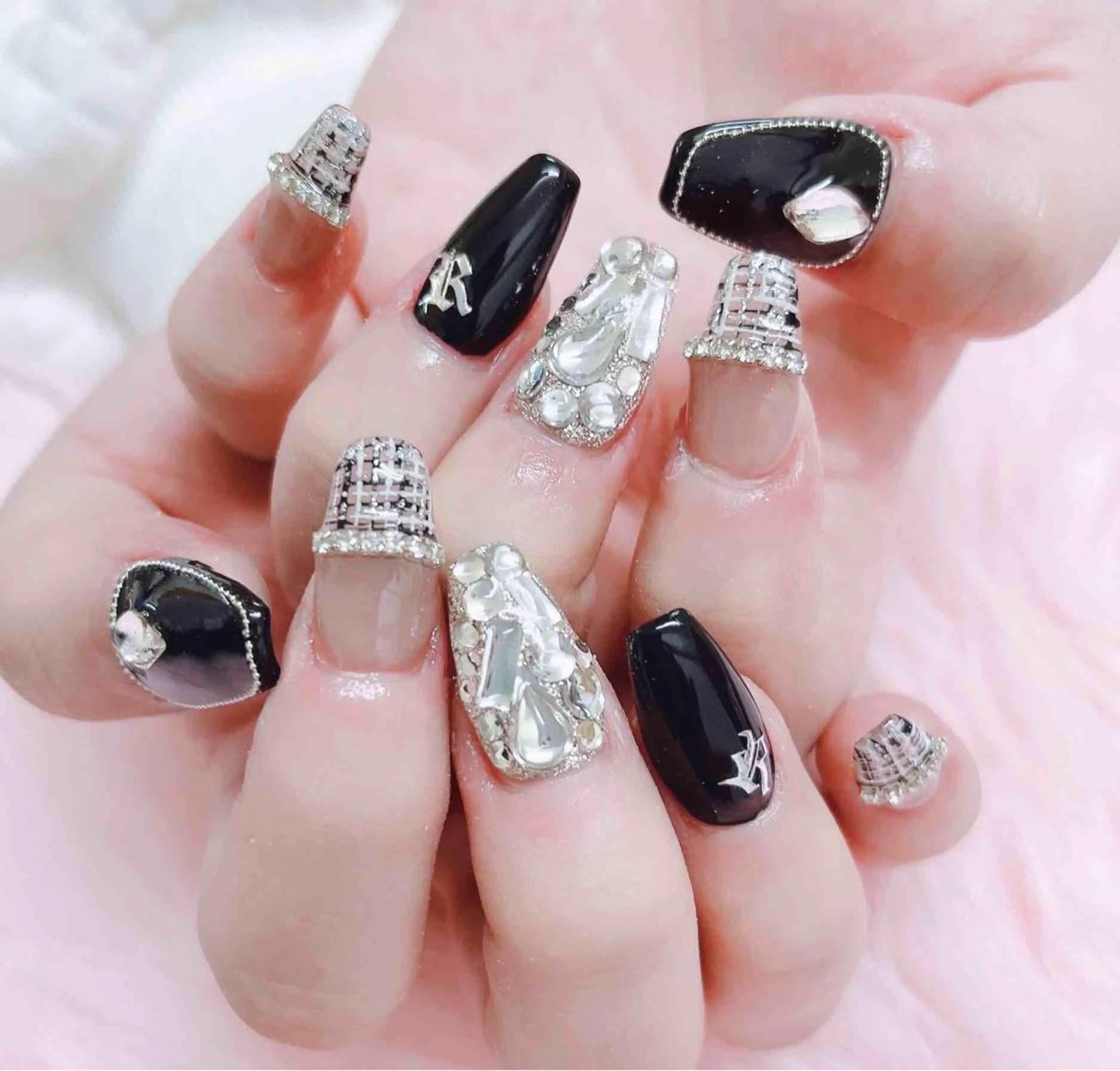 ネイル ハンドネイル MoonNail ユリ🌸のネイルデザイン