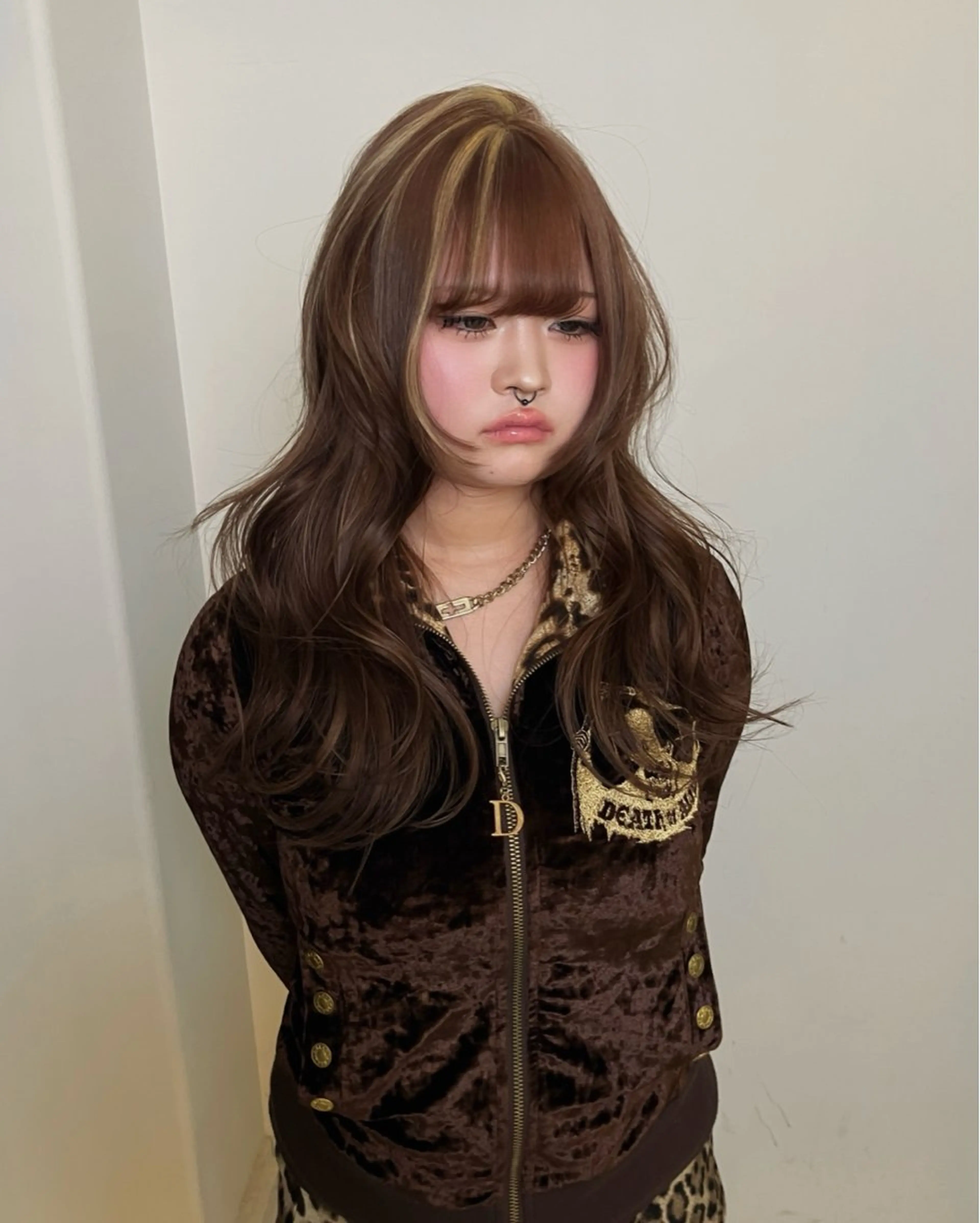 ロング カラー ヘアアレンジ デザインカラー ハイライトカラー ハイライト レイヤーカット Hanaka🐈‍⬛ 海外×ニュアンスのヘアスタイル