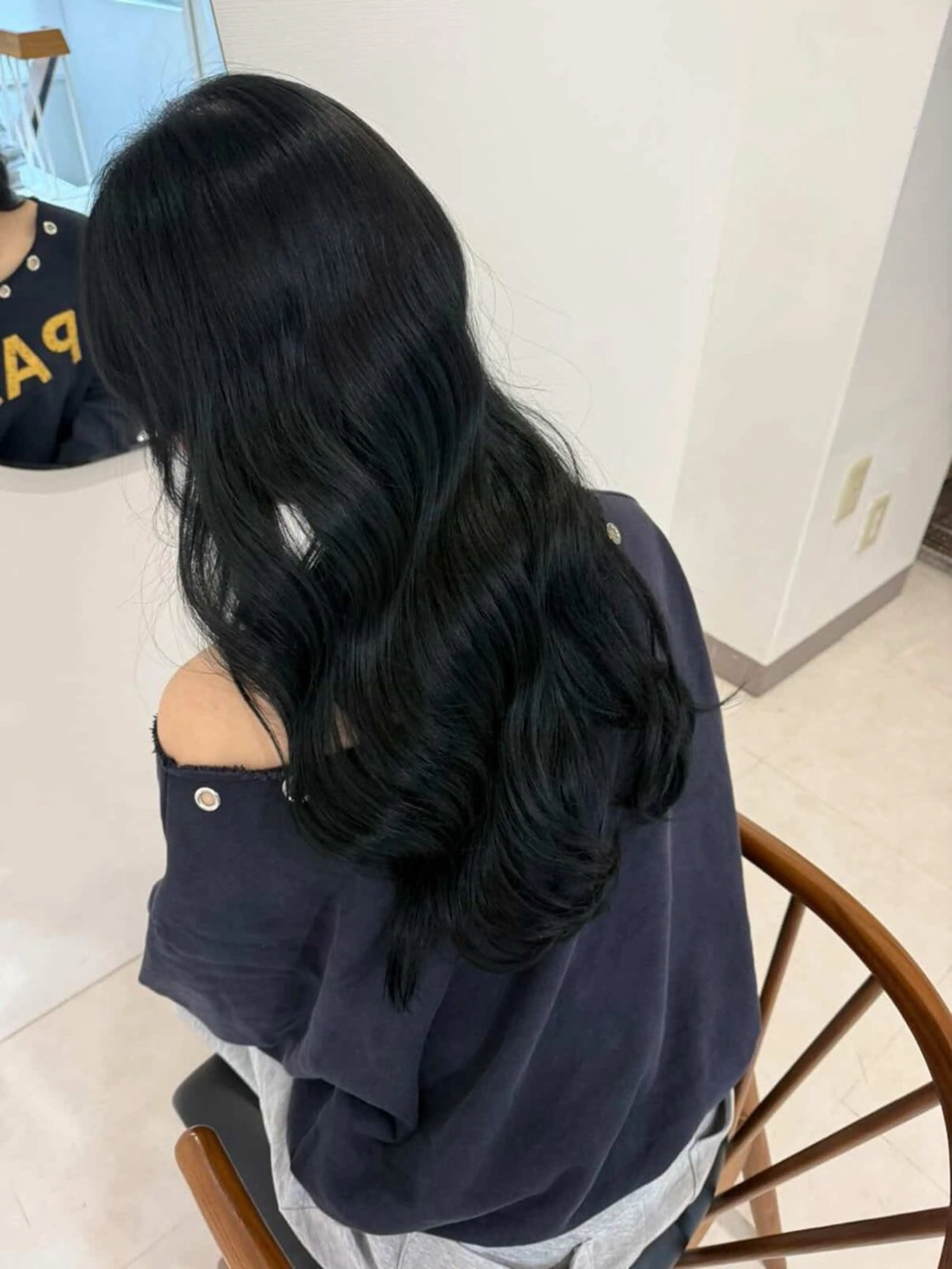 ロング カラー 透明感カラー ヘアカラー amoretto miinaのヘアスタイル
