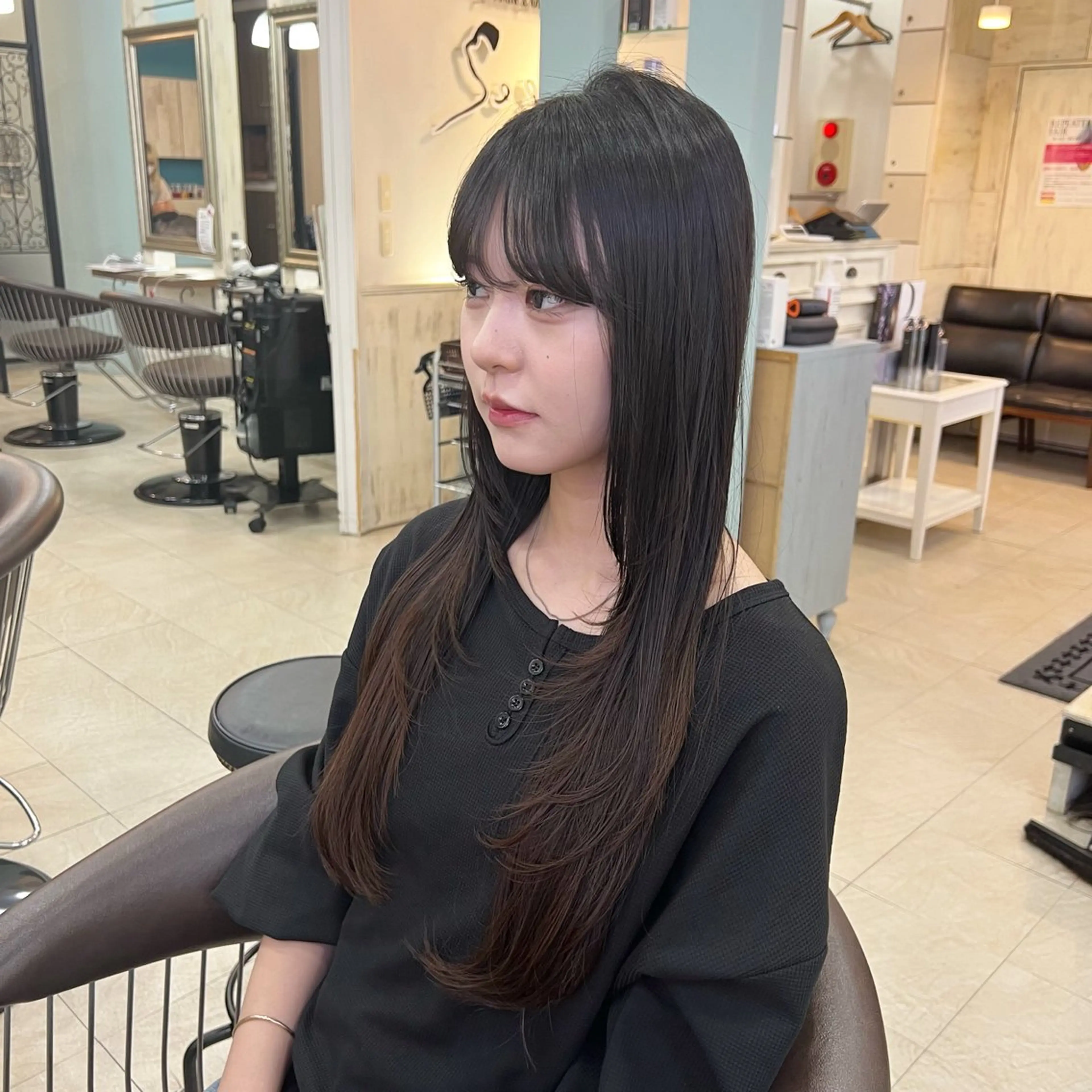 ロング カット ヘアカラー トリートメント 柔らか透明感カラー ｜ほんのりレイヤー｜のヘアスタイル