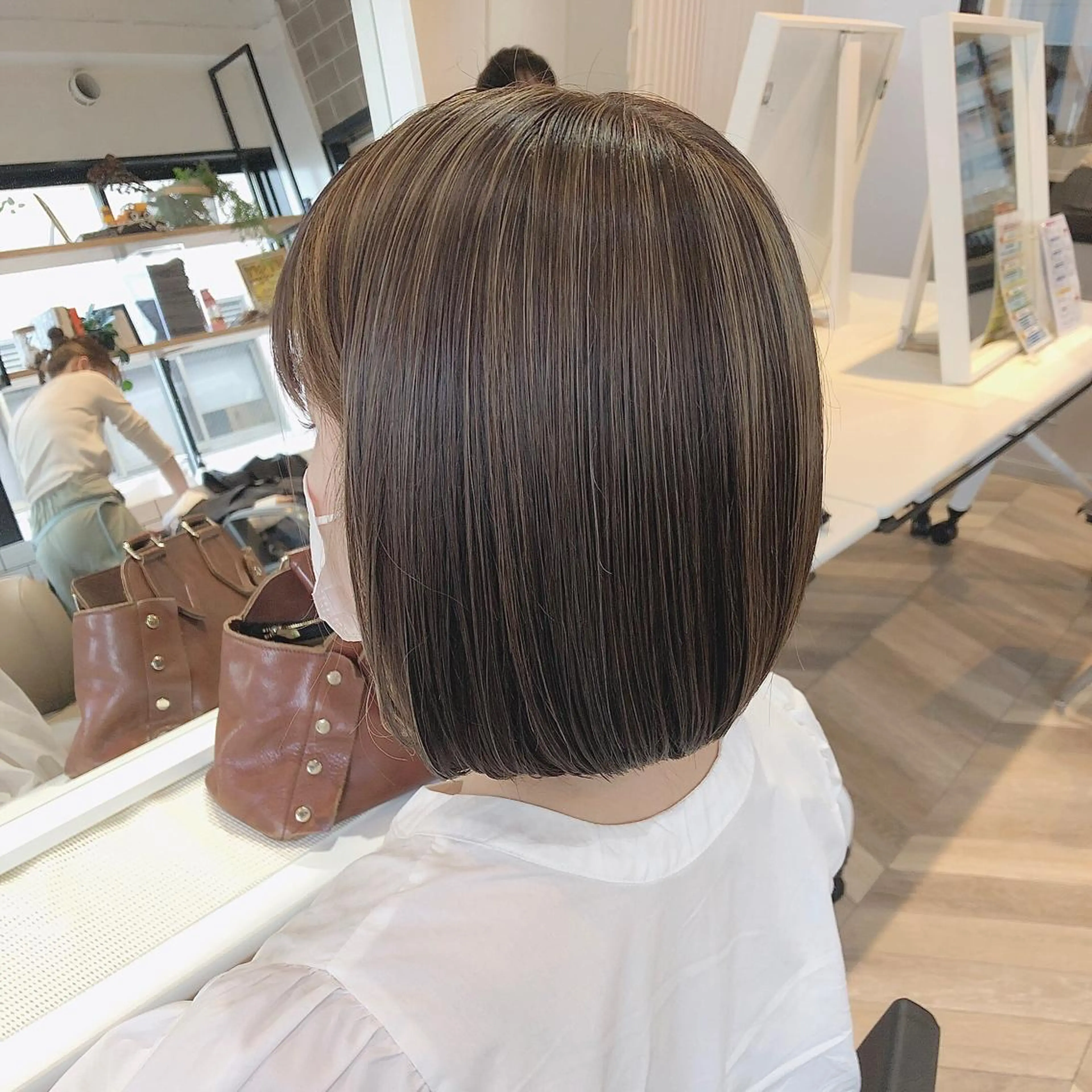 ショート カラー 梅田美容室 山崎海波のヘアスタイル