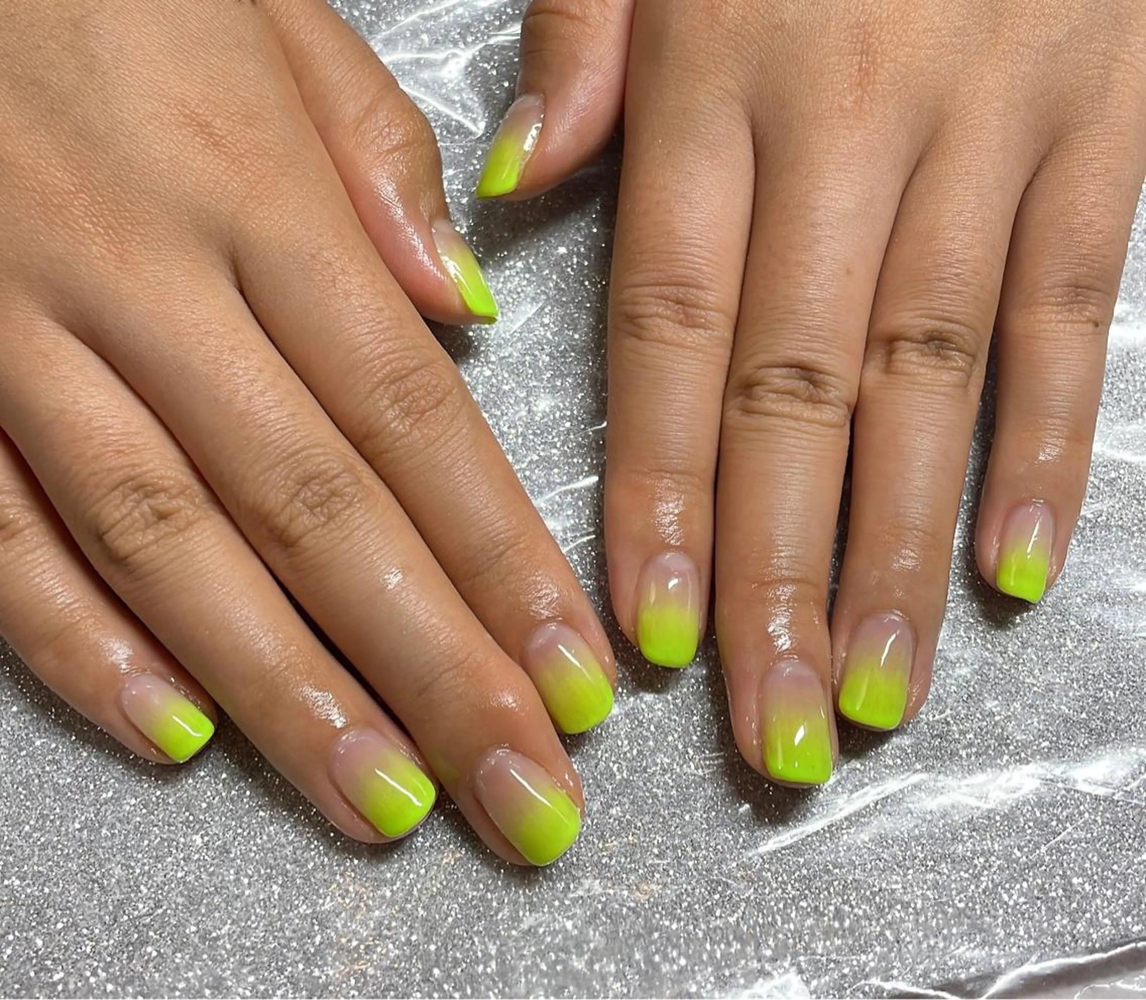 ネイル VIERU 🌈🎀💖のネイルデザイン