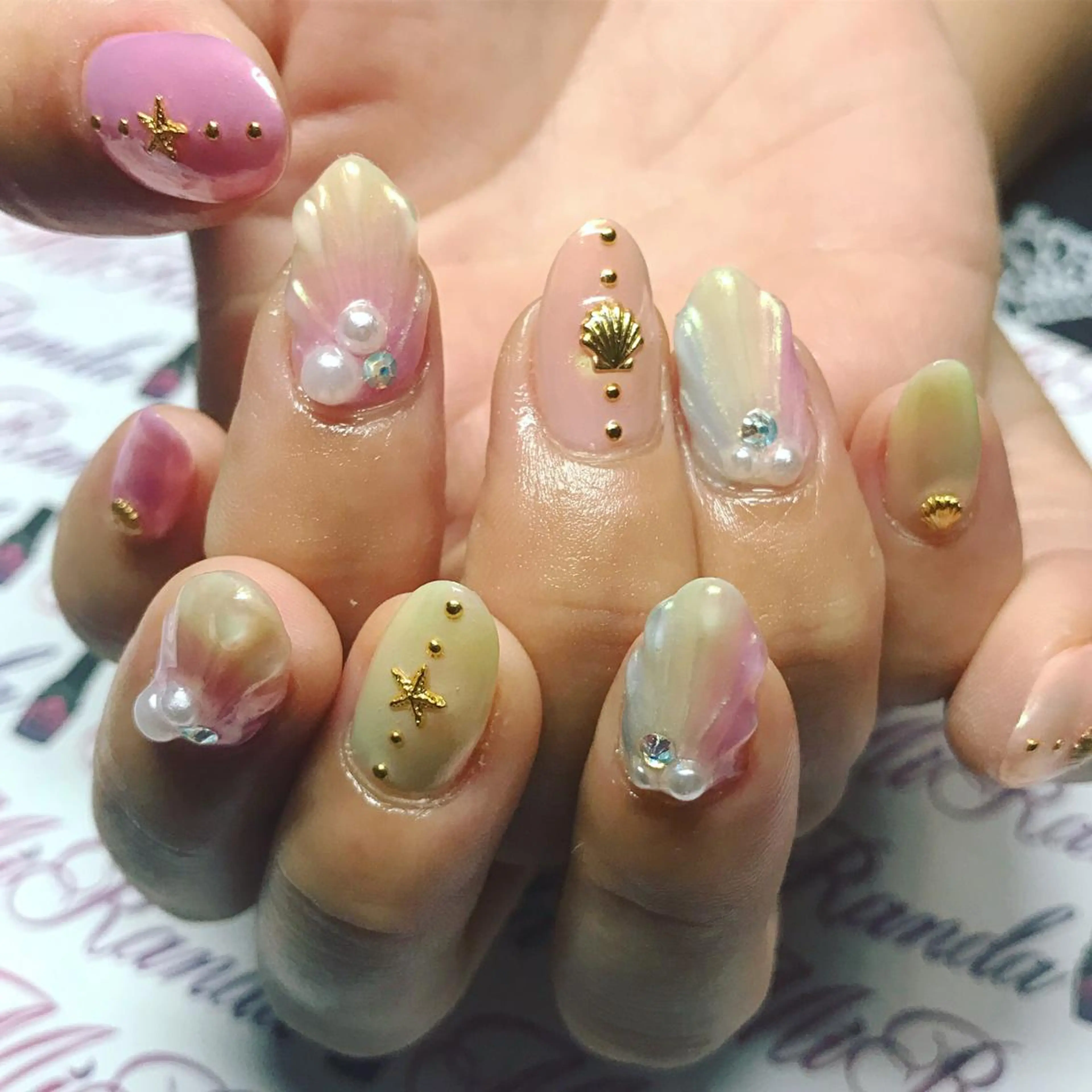 ネイル MiRanda Nail所属・MiRanda 保坂 舞のネイルデザイン