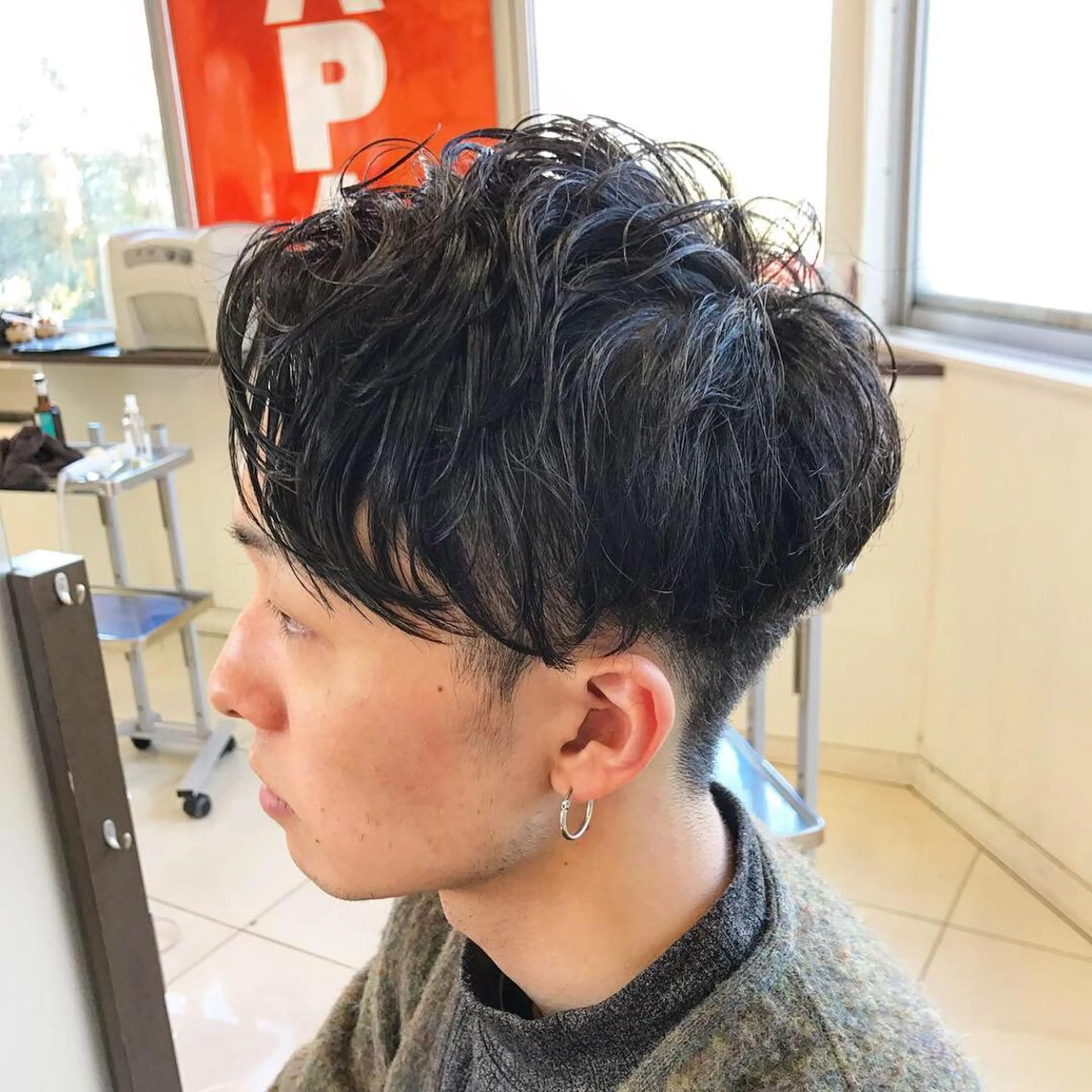 ショート パーマ メンズ マッシュ 刈り上げ カット パーマ 🟦メンズパーマ🟦 横浜駅｜小上馬淳司のヘアスタイル