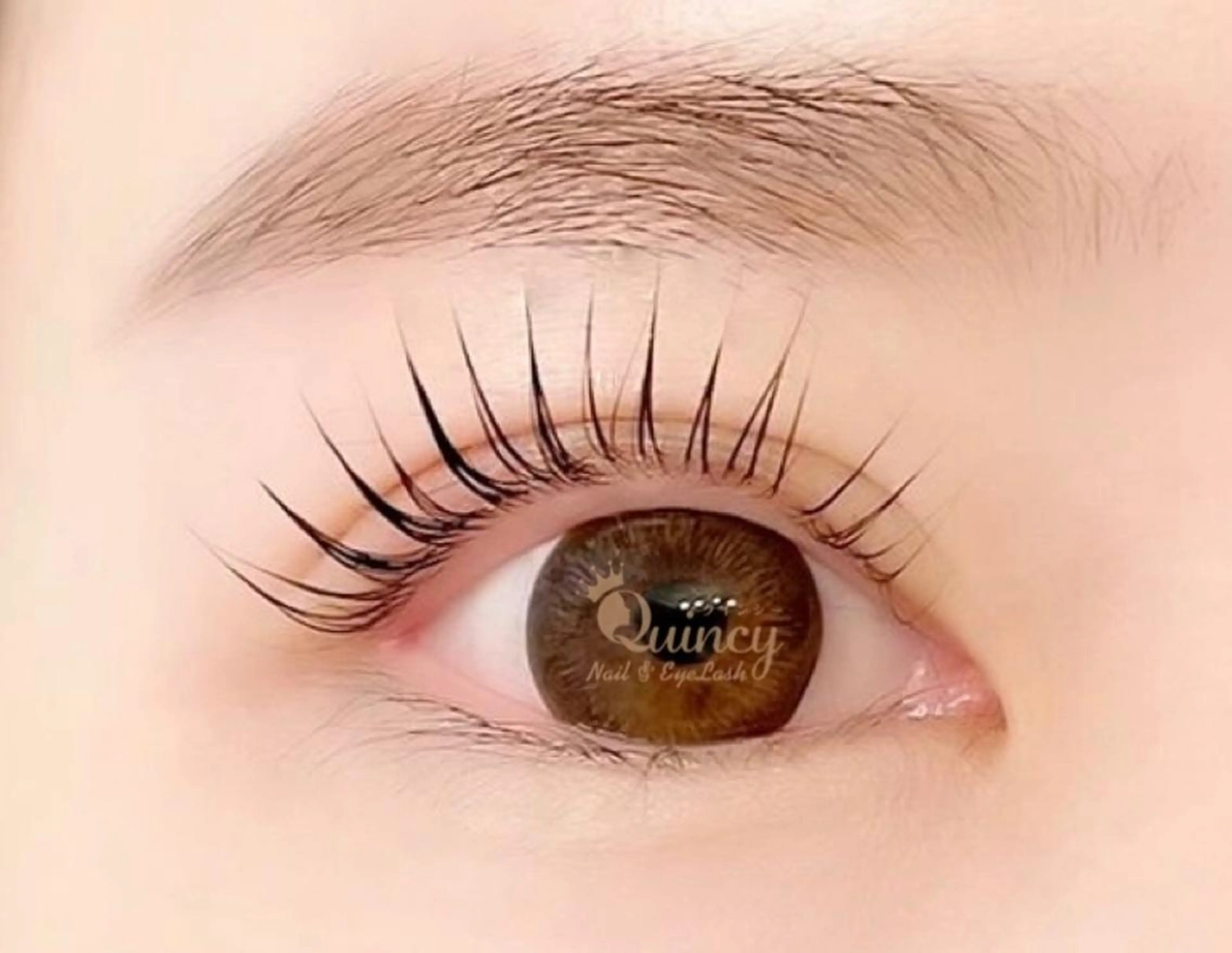 マツエク・マツパ パリジェンヌラッシュリフト Quincy ネイル&アイラッシュのマツエク・マツパデザイン