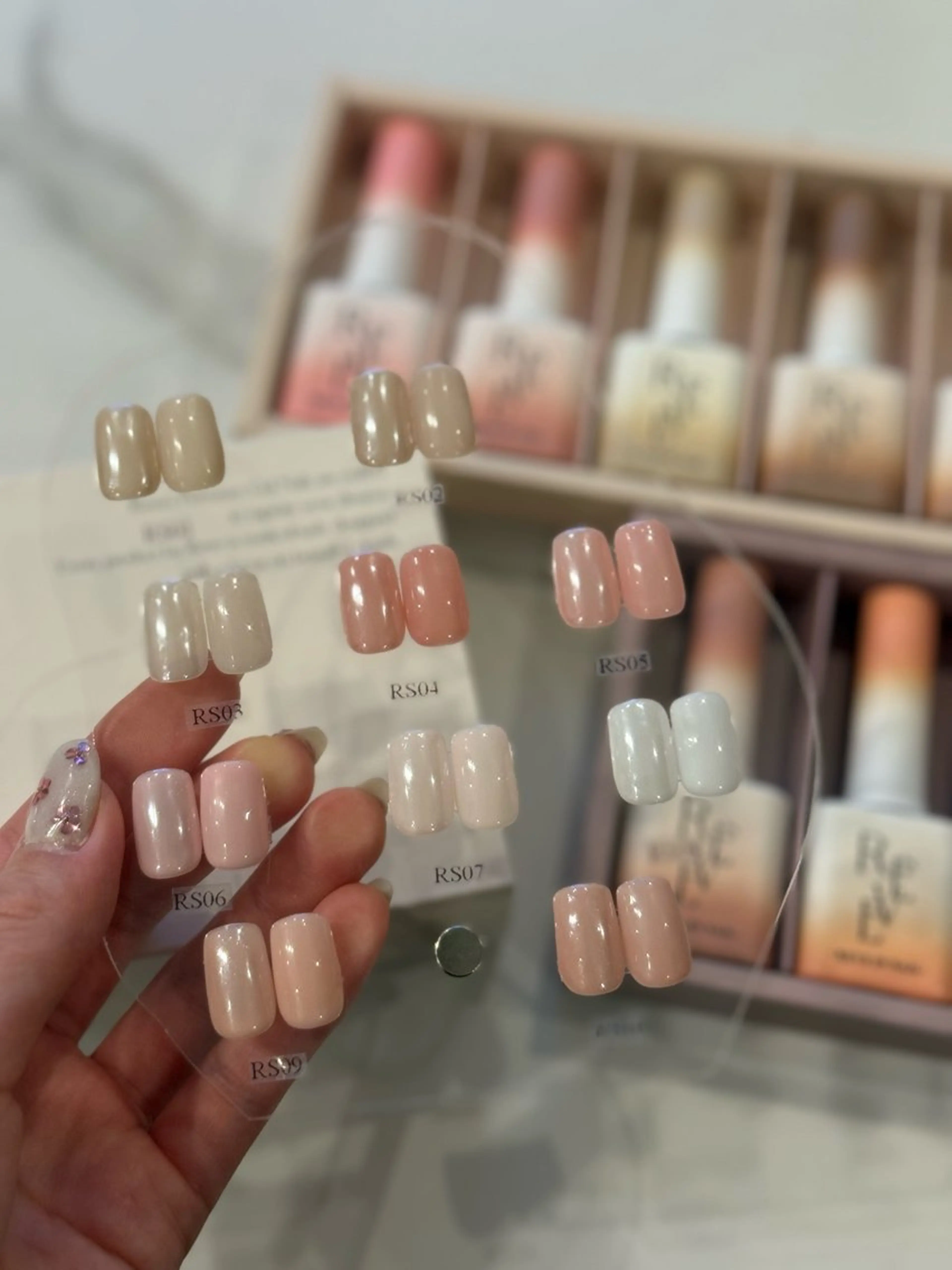 ネイル ジェルネイル オフィスネイル ワンカラーネイル シンプルネイル ハンドネイル nua. natsumiのネイルデザイン