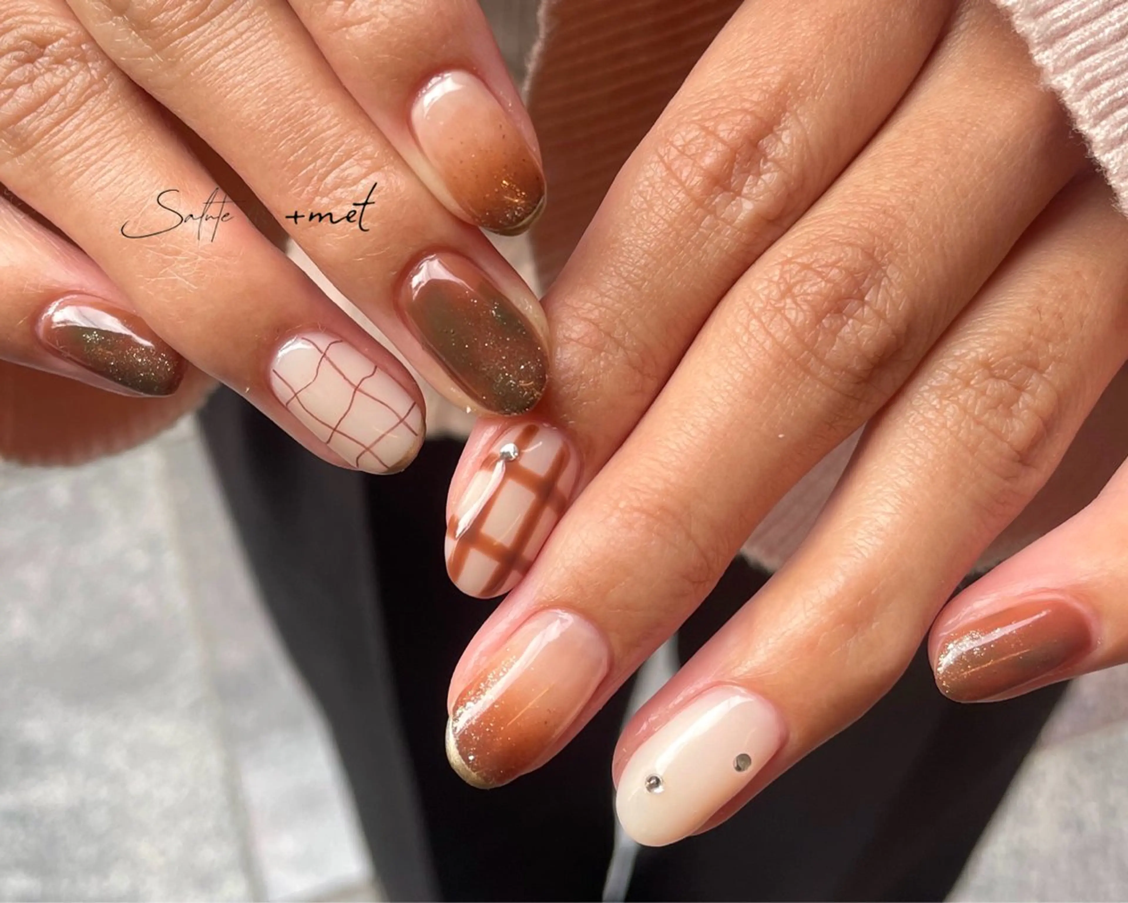 ネイル 花岡 美沙子のネイルデザイン