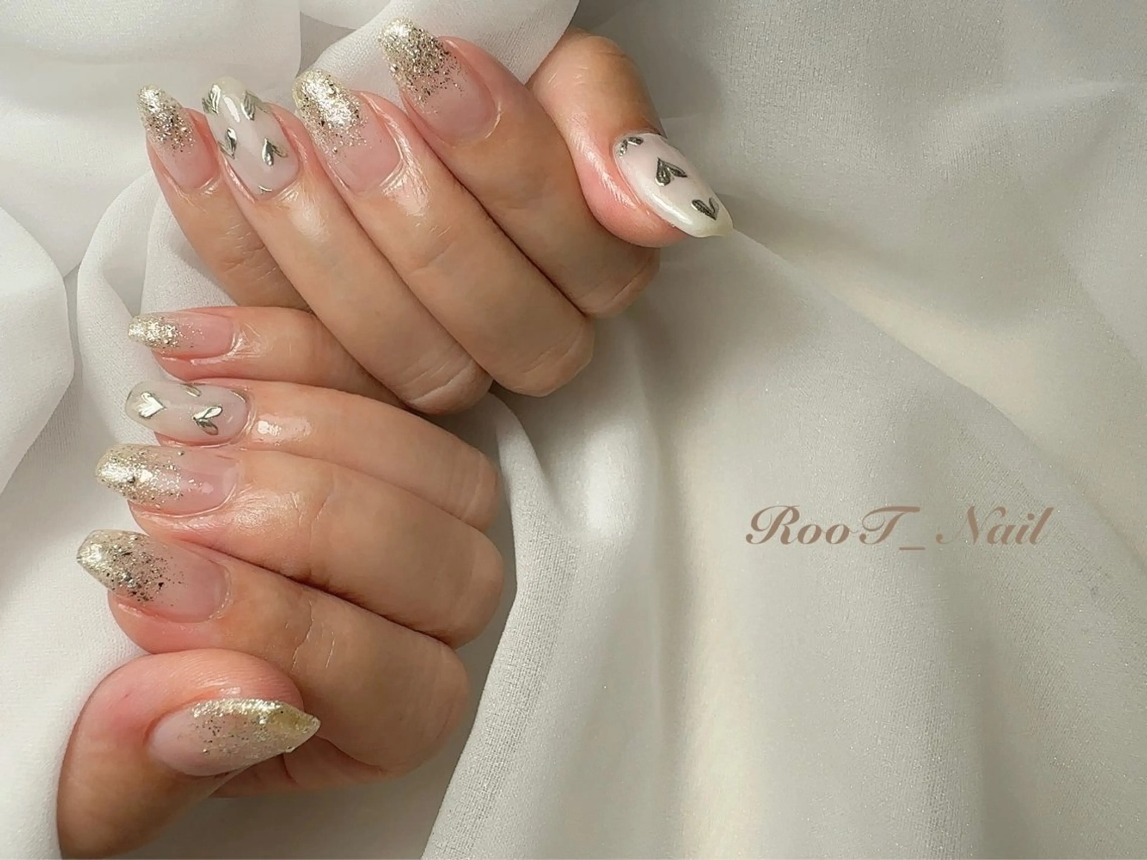 ネイル ラメ(グリッター) ラメグラデーション ミラーネイル ハンドネイル RooT Nailのネイルデザイン