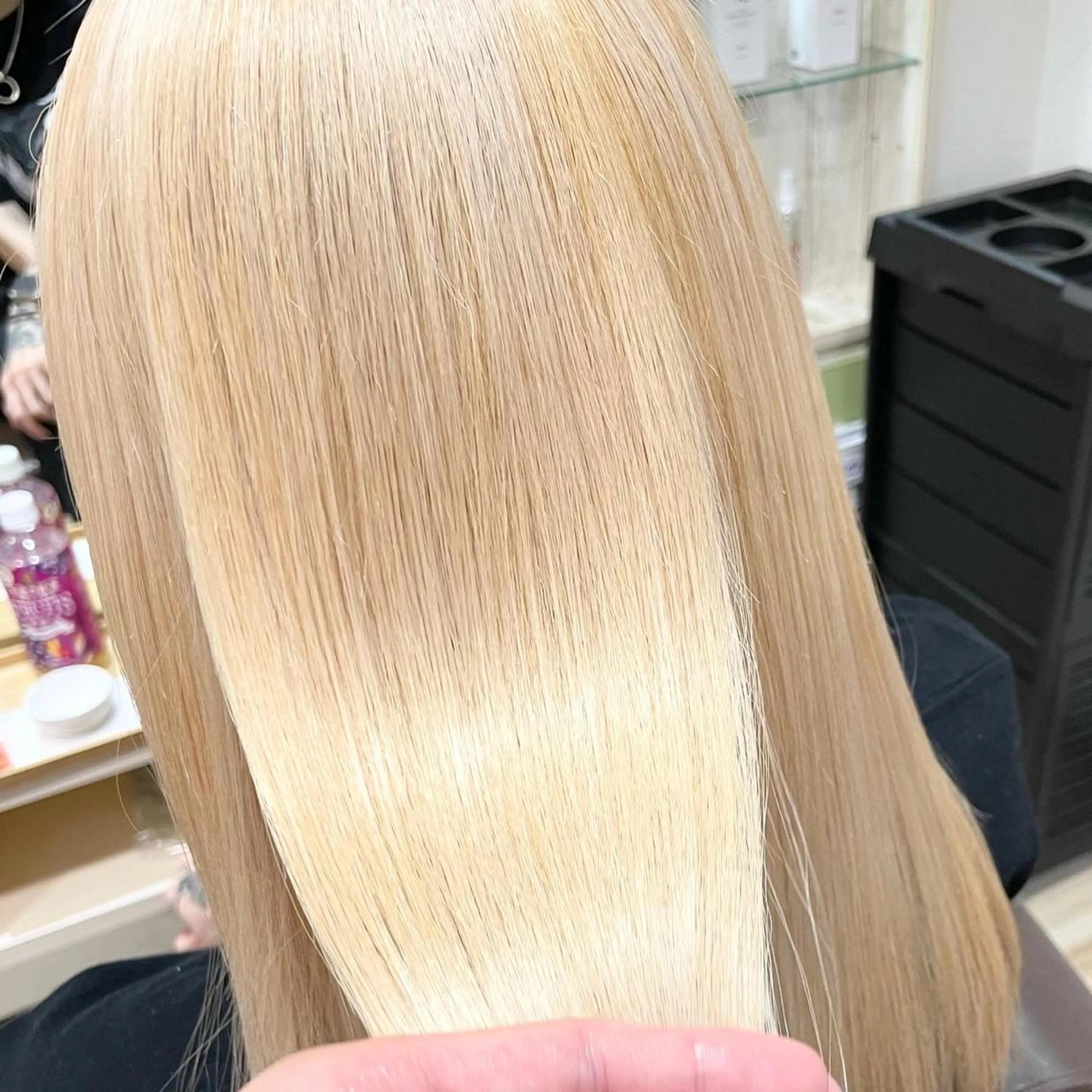 セミロング カラー 🌈派手髪ハイトーン 🌈鈴木亮太🌈のヘアスタイル