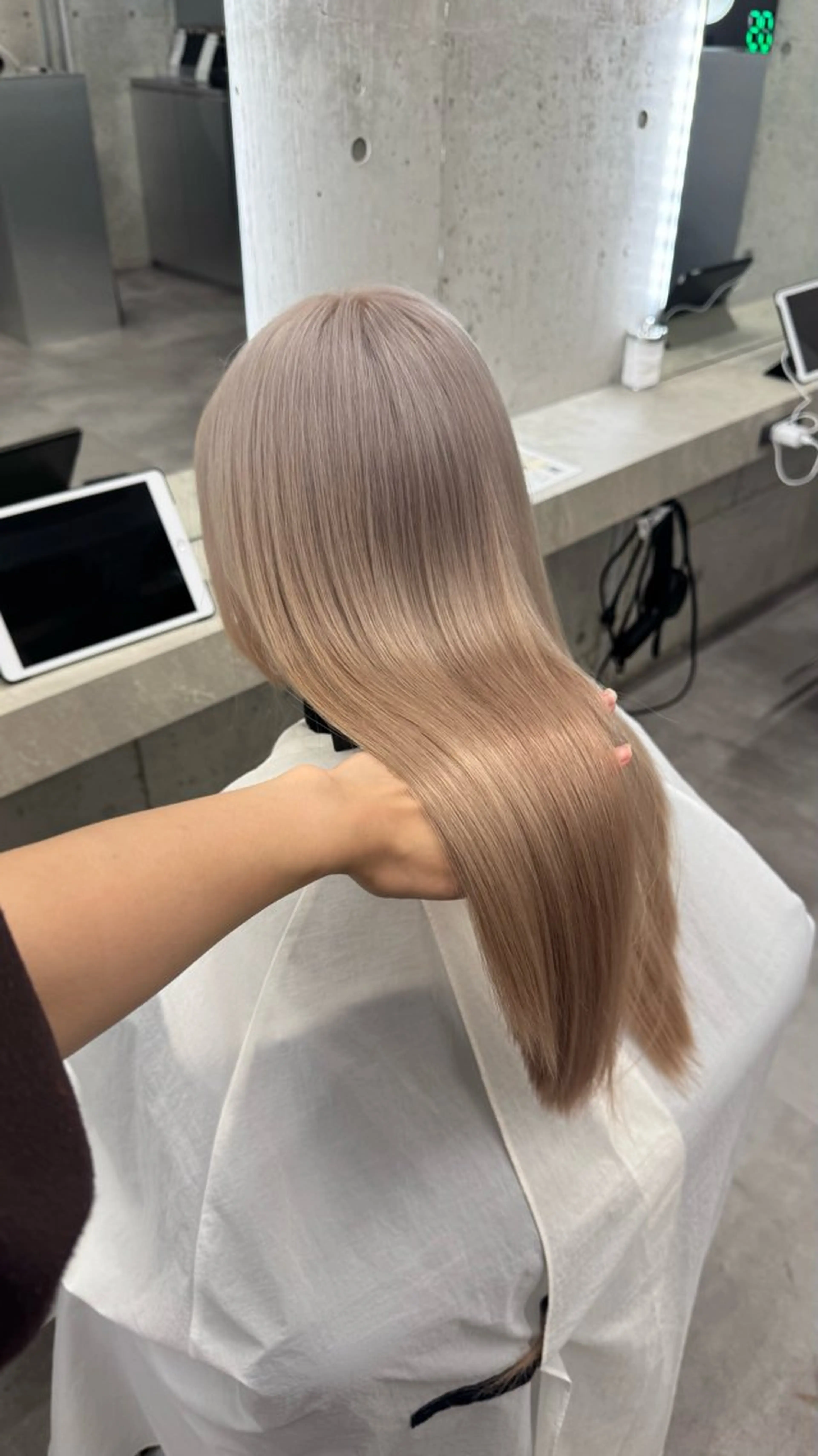 ロング カラー ブリーチ ヘアカラー 縮毛矯正 トリートメント shio ハイトーン 💗【福岡天神】のヘアスタイル