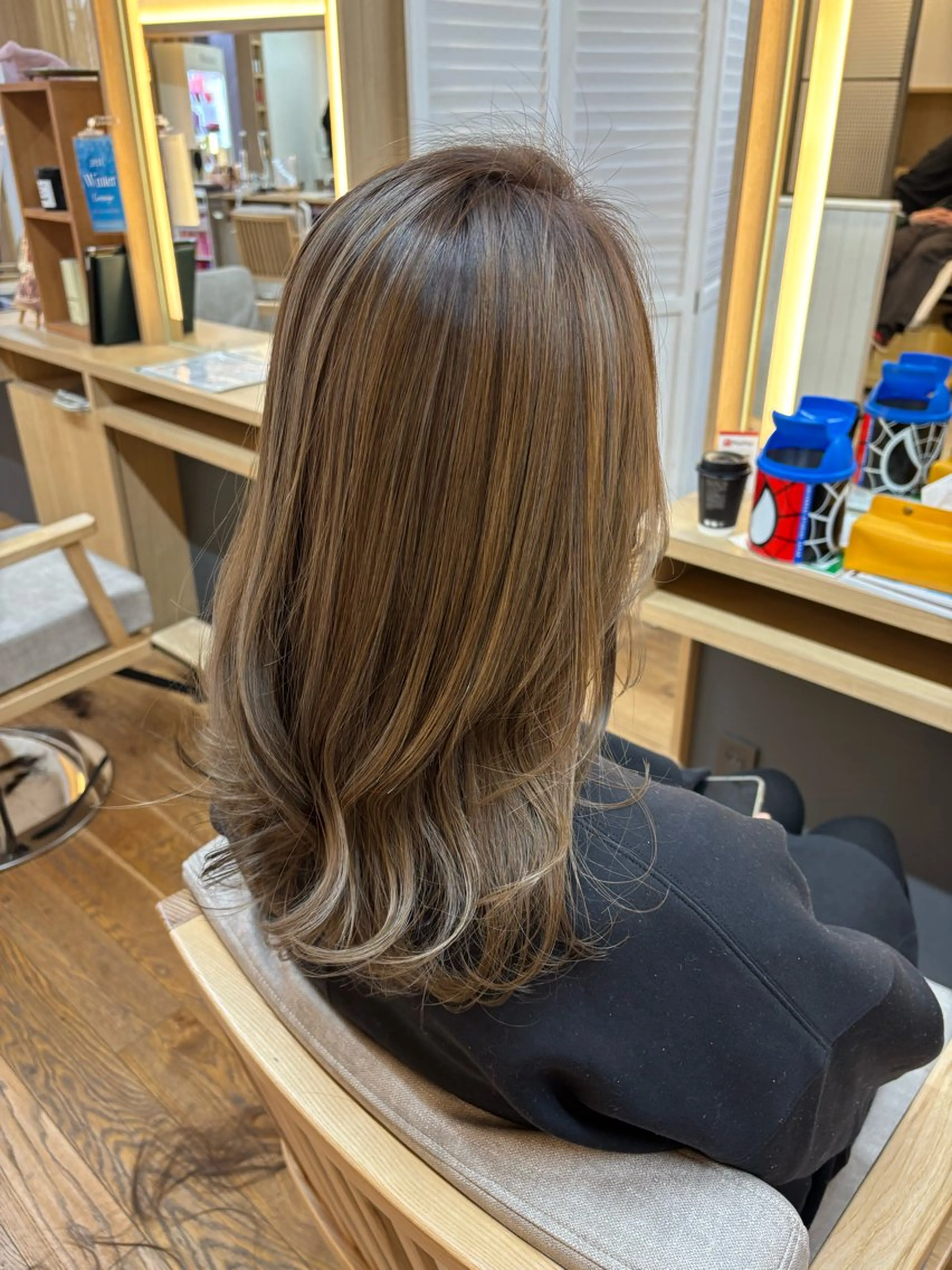 セミロング カラー 透明感カラー ハイライトカラー ハイライト ヘアカラー 韓国ヘア sasugaのヘアスタイル