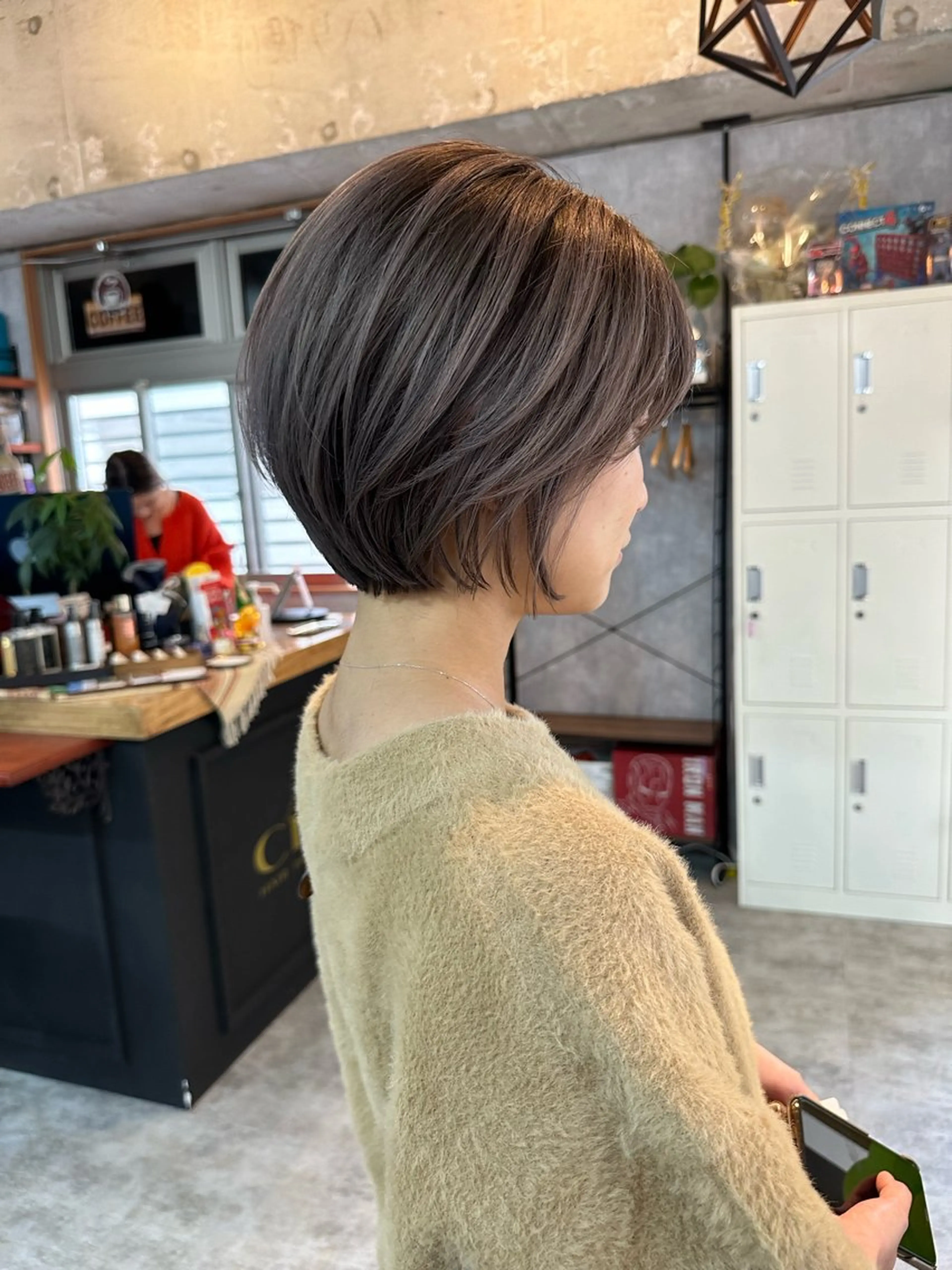 ショート 切りっぱなしボブ ショートボブ ハンサムショート 丸みショート ボブ カット ヘアカラー トリートメント モテ髪/ボブ/ショー ト/アダチフウトのヘアスタイル