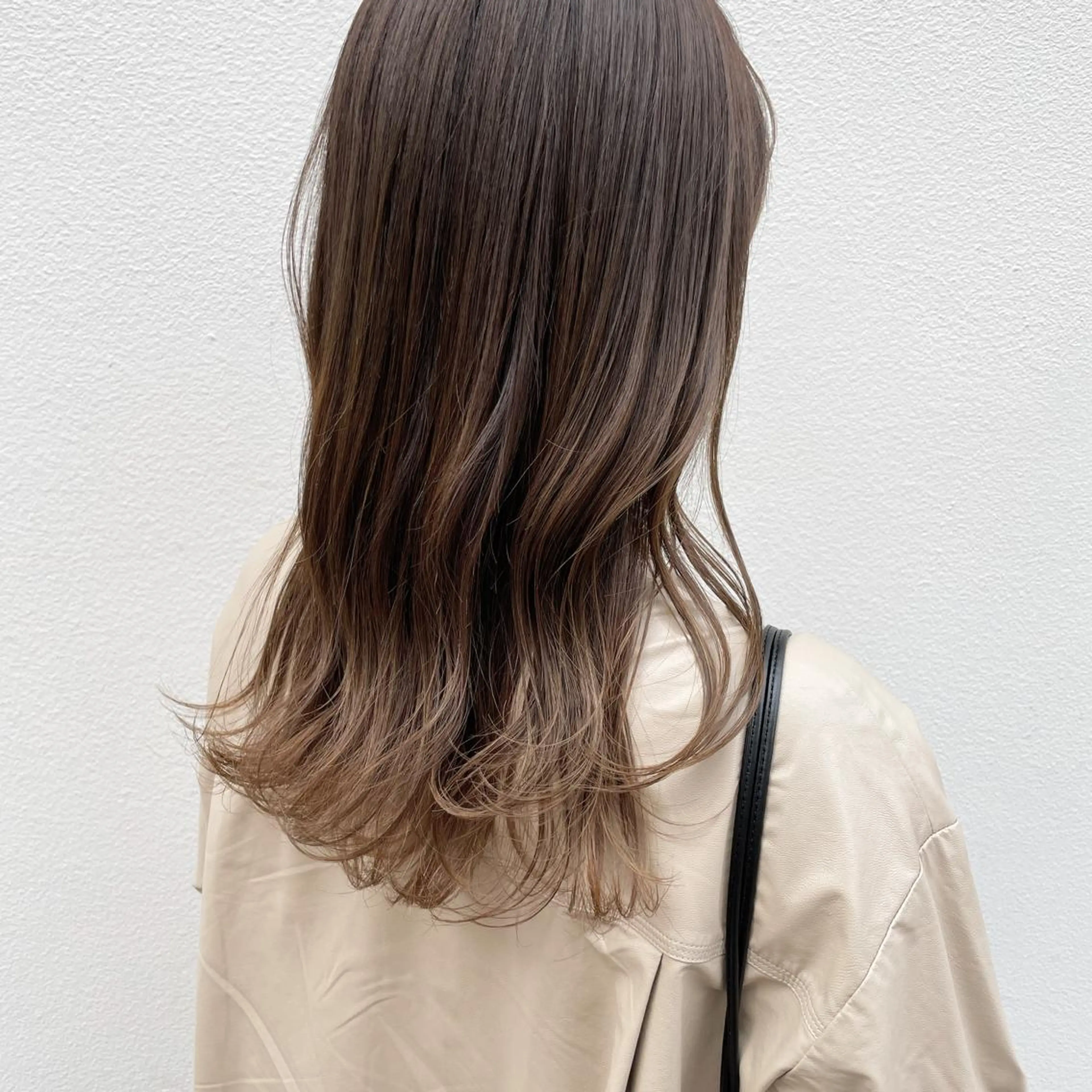 セミロング カラー カット ヘアカラー トリートメント 嶋佐 昌大 シマサマオのヘアスタイル