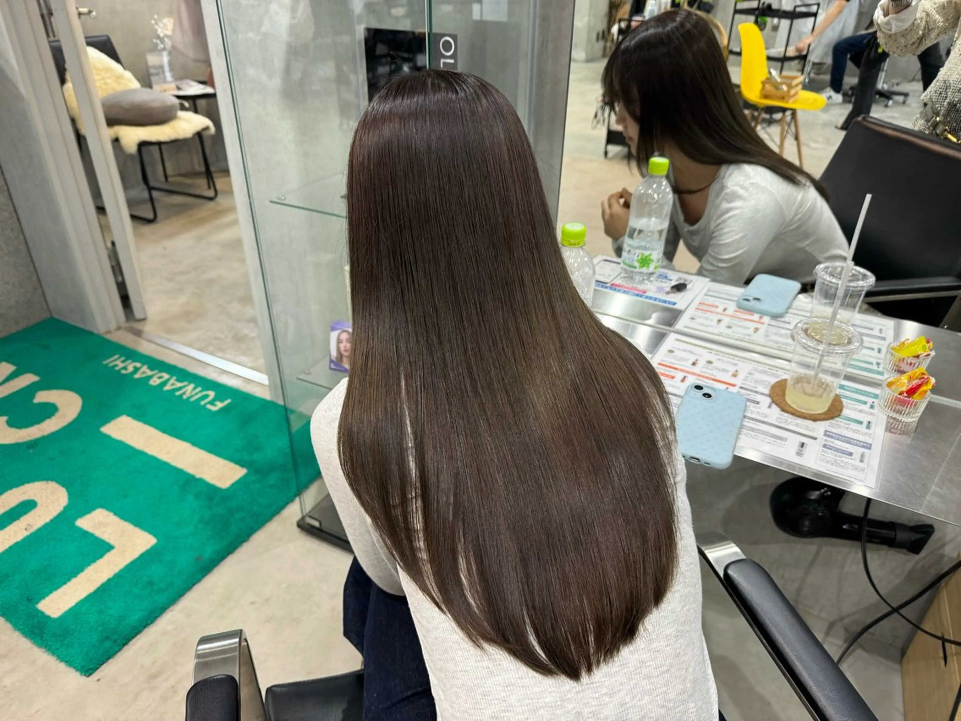ロング 小玉 唯依のヘアスタイル