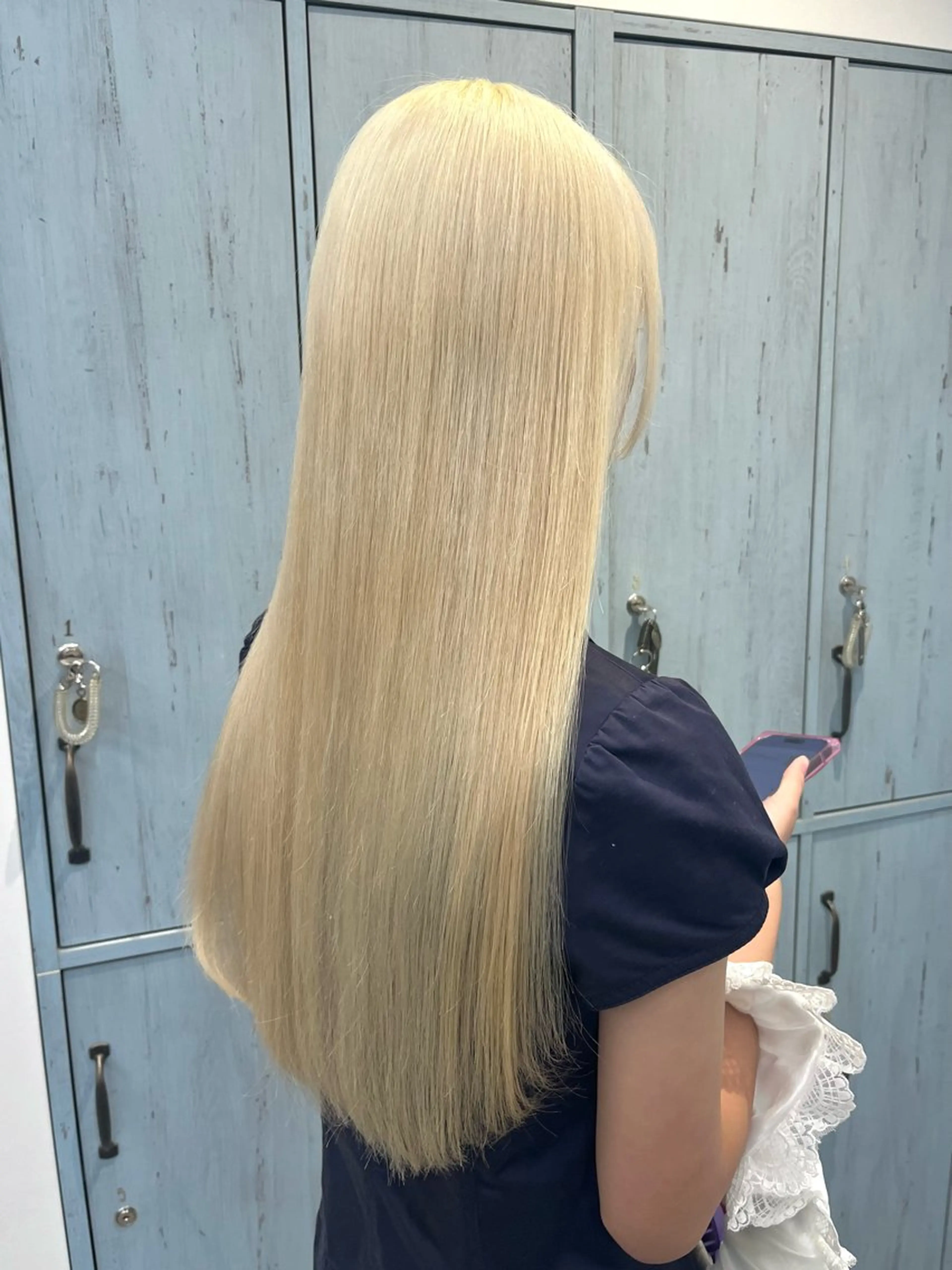 🦋ケアブリーチ＋デザインカラー🦋￥23000→￥8880の写真