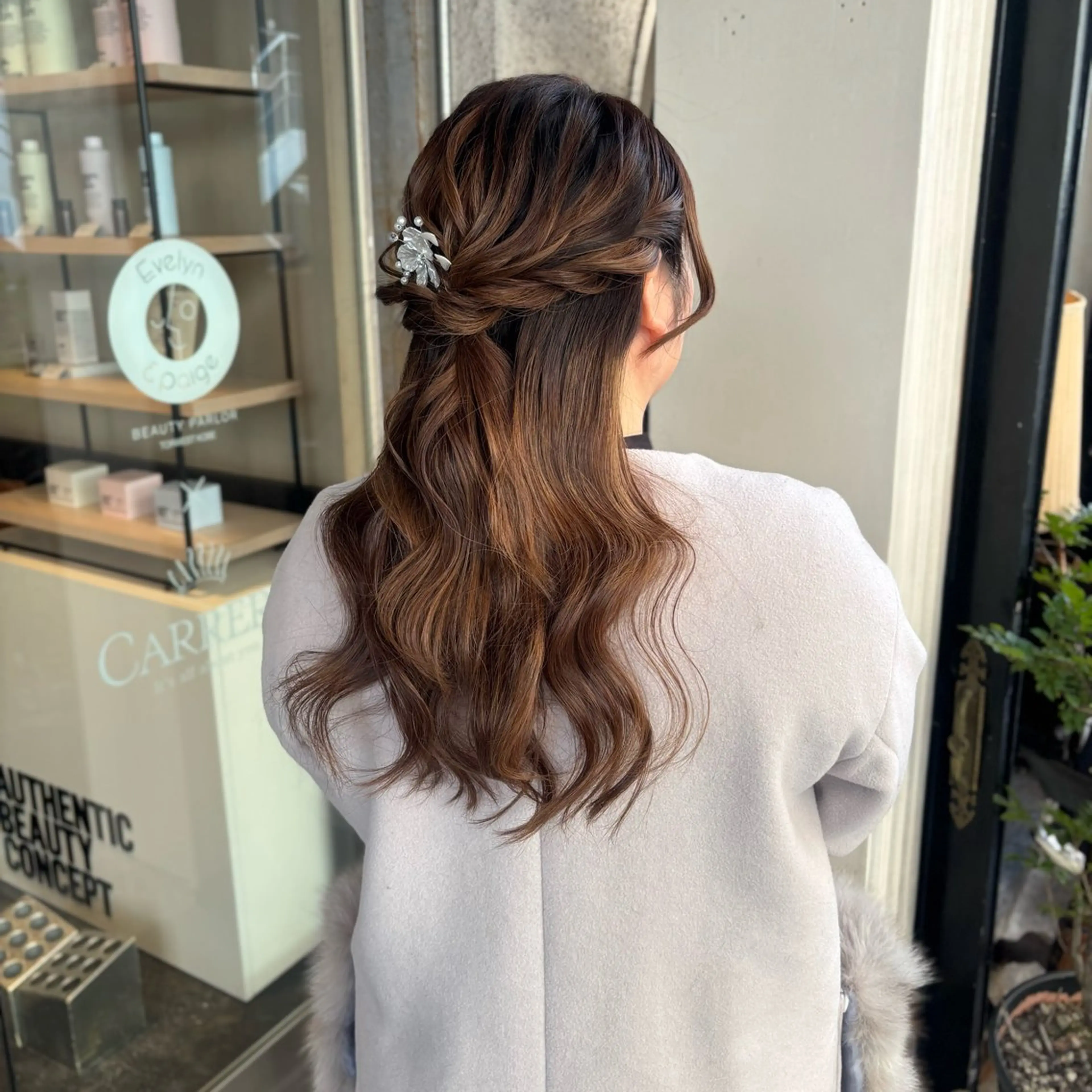 ヘアアレンジ ハーフアップ 髪飾り ヘアセット 芦刈 咲来のヘアスタイル
