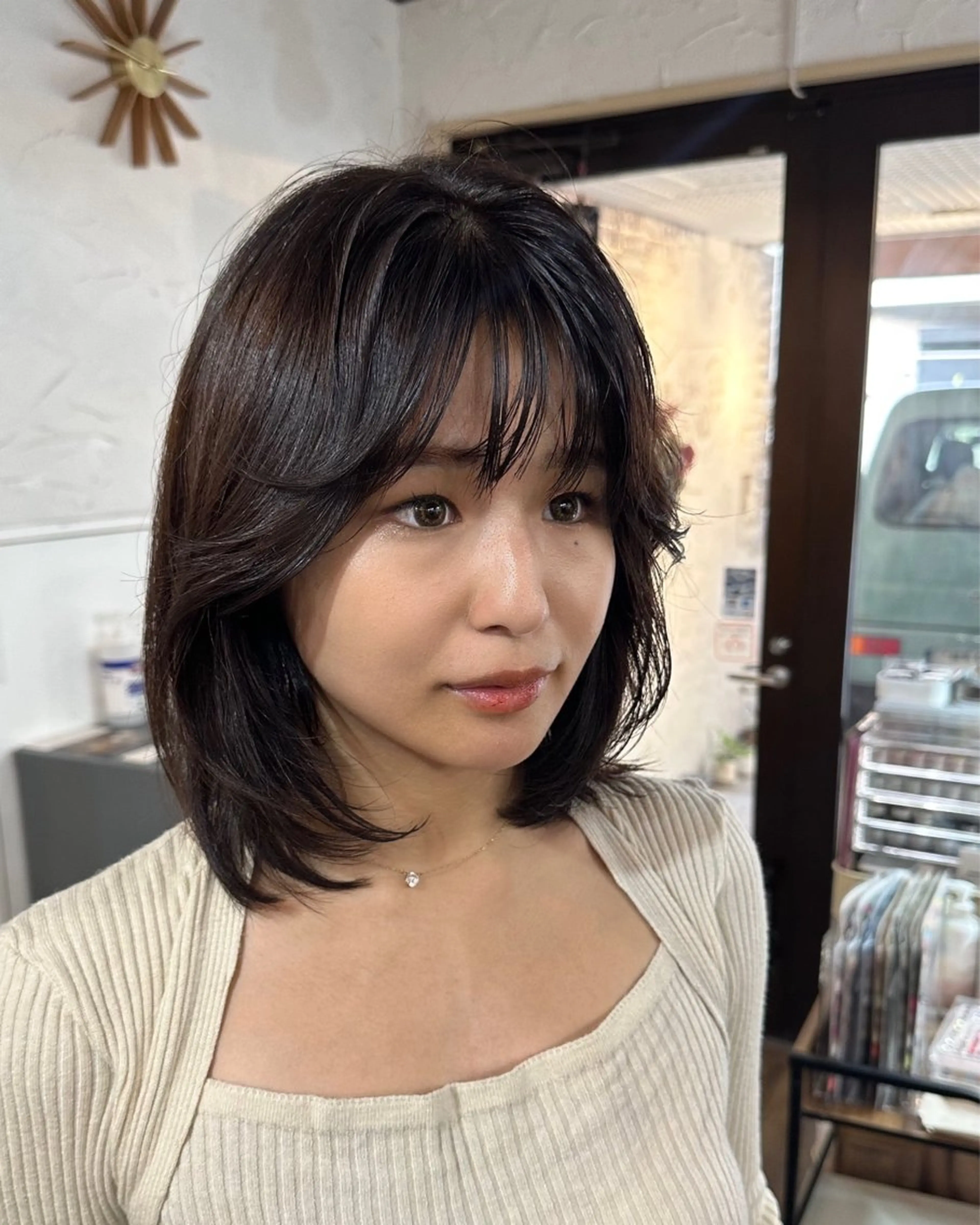 ミディアム カラー グレージュ ボブ くびれヘア 顔まわりレイヤー 顔周りカット カット ヘアカラー トリートメント 韓国ヘア レイヤー くびれヘアMATSUのヘアスタイル