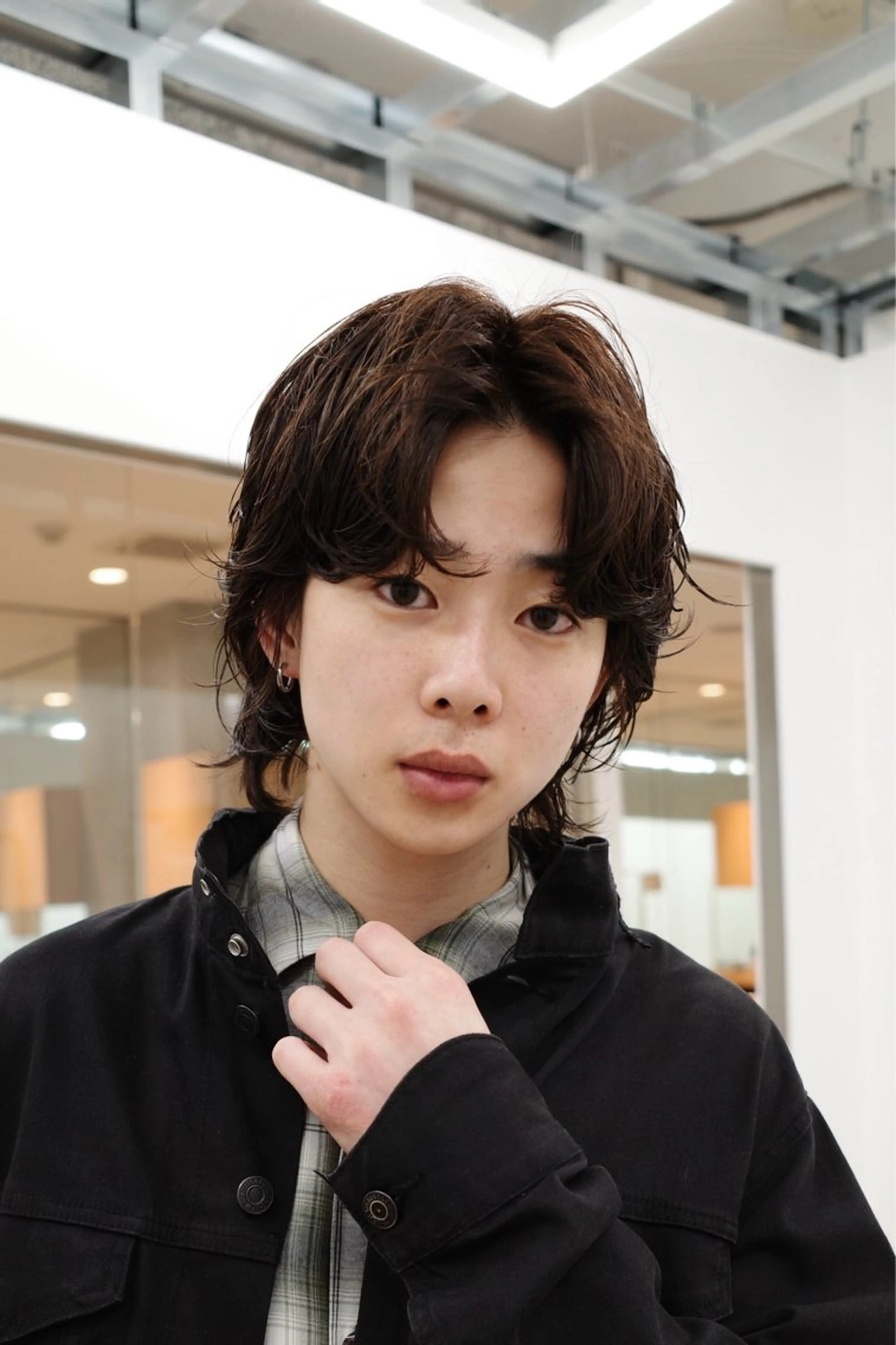 ミディアム パーマ ミディアムパーマ ウルフカット ニュアンスパーマ パーマ 渋谷 メンズショート 佐伯 将のヘアスタイル