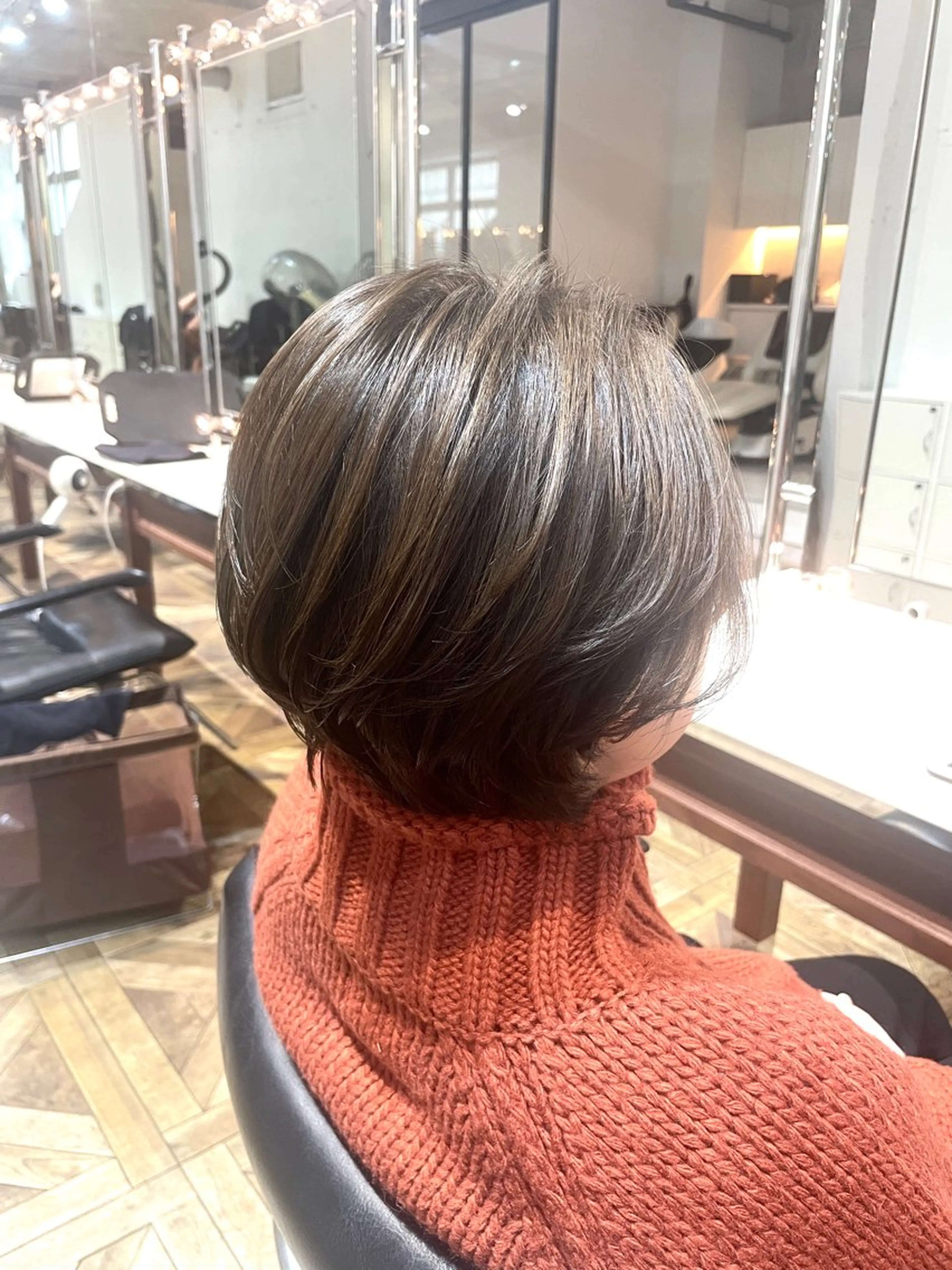 ショート カラー ベージュカラー オリーブベージュ くびれヘア ショートヘア カット ヘアカラー トリートメント ご新規様限定 透明感カラーKANAのヘアスタイル