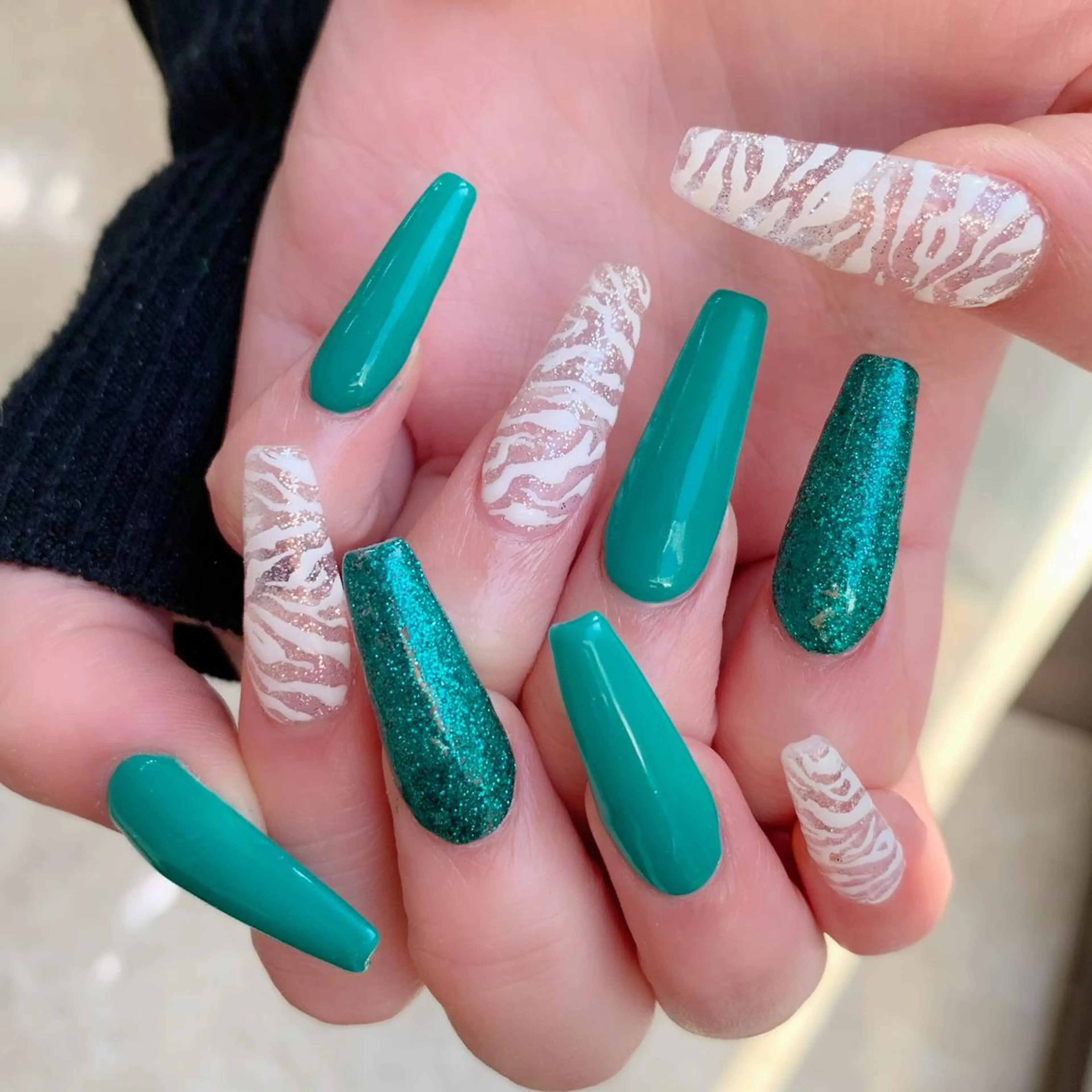 ネイル アートネイル ジェルネイル スカルプネイル 山田 真里のネイルデザイン