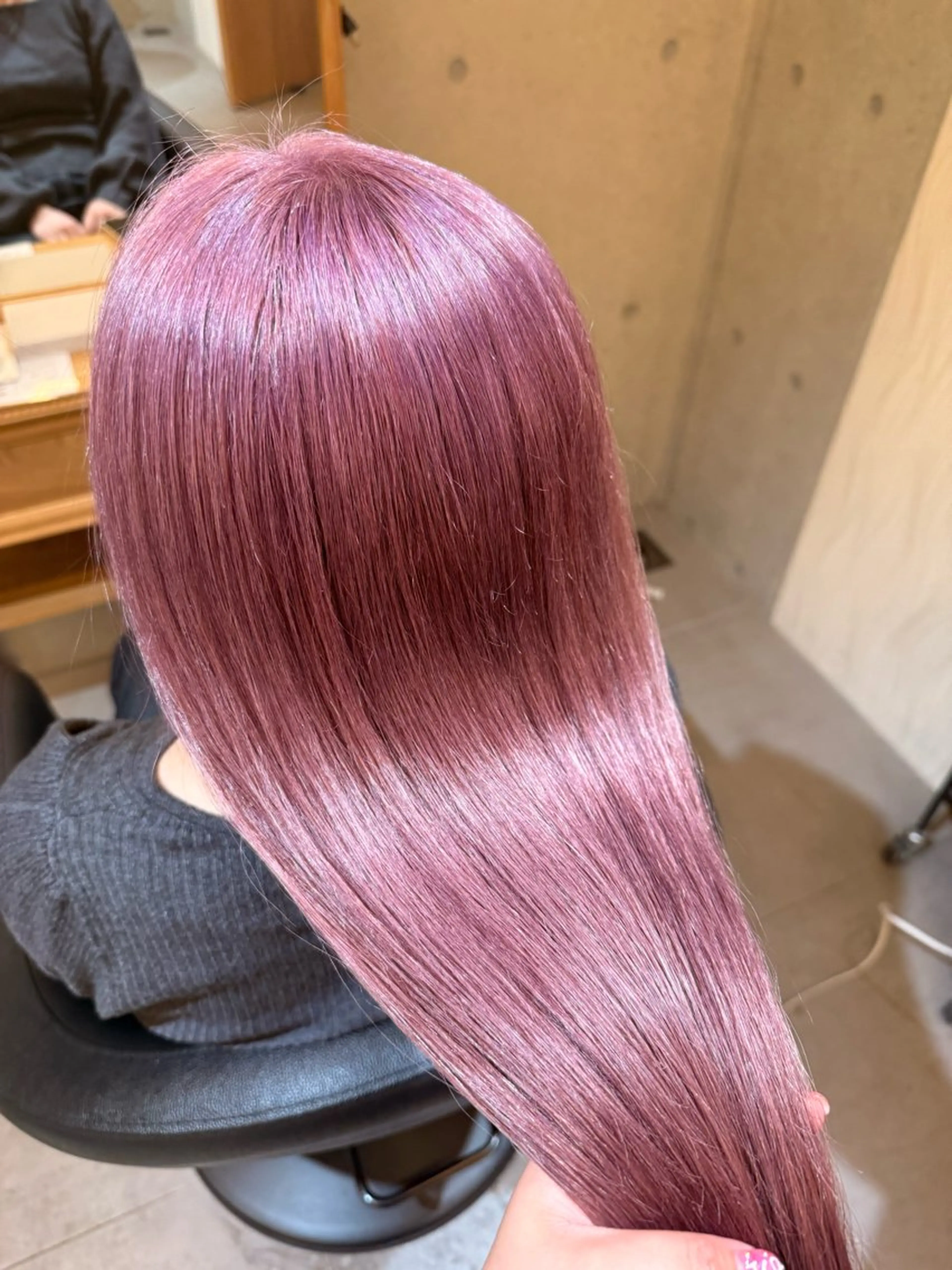 ロング カラー ヘアカラー トリートメント RINA .のヘアスタイル