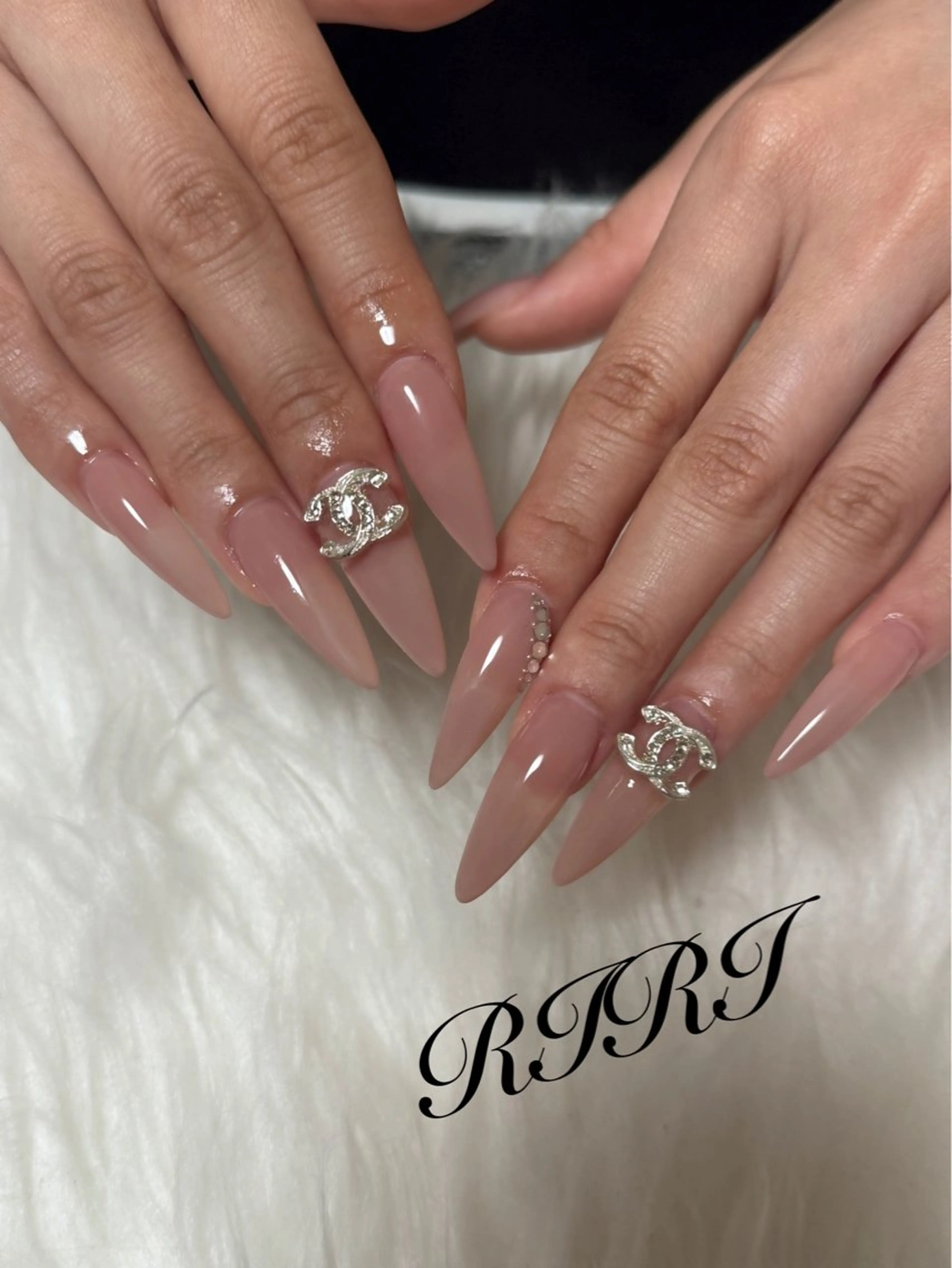 ネイル ジェルネイル ロングネイル スカルプネイル シンプルネイル 春ネイル ハンドネイル riri オーナーのネイルデザイン