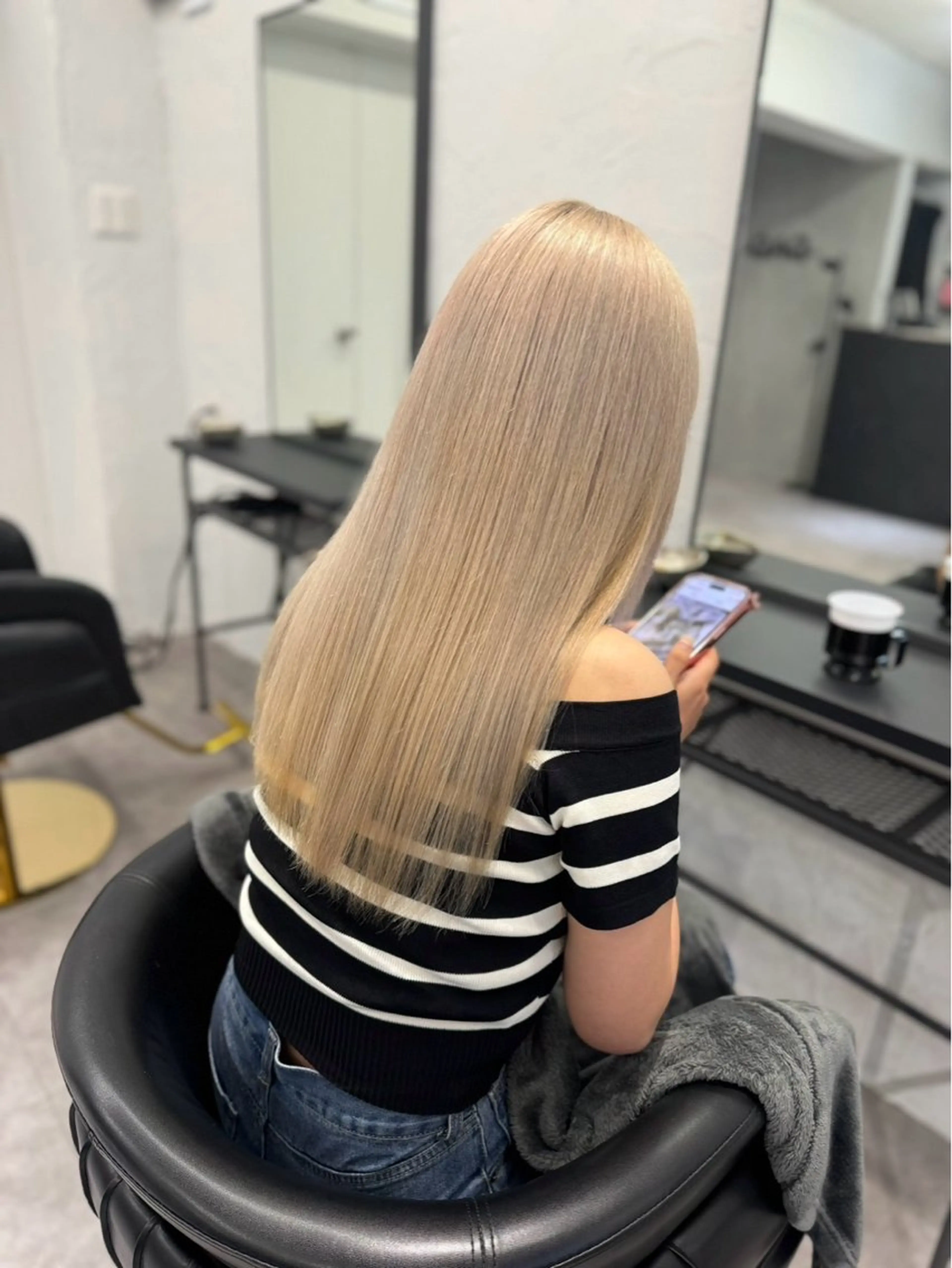 カラー 安田 愛琉のヘアスタイル