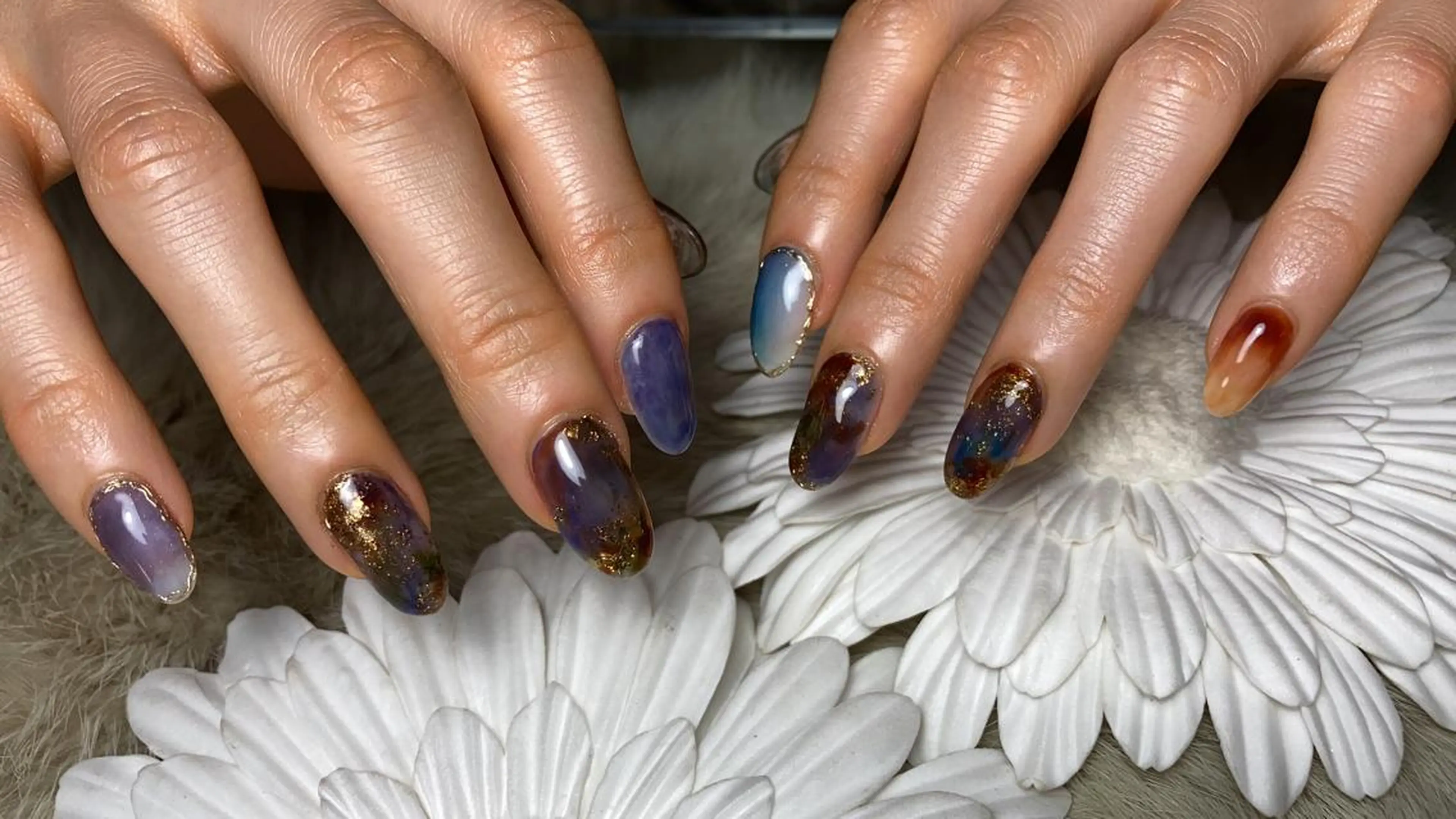 ミディアム ネイル ハンドネイル Yakko pas á pasのネイルデザイン