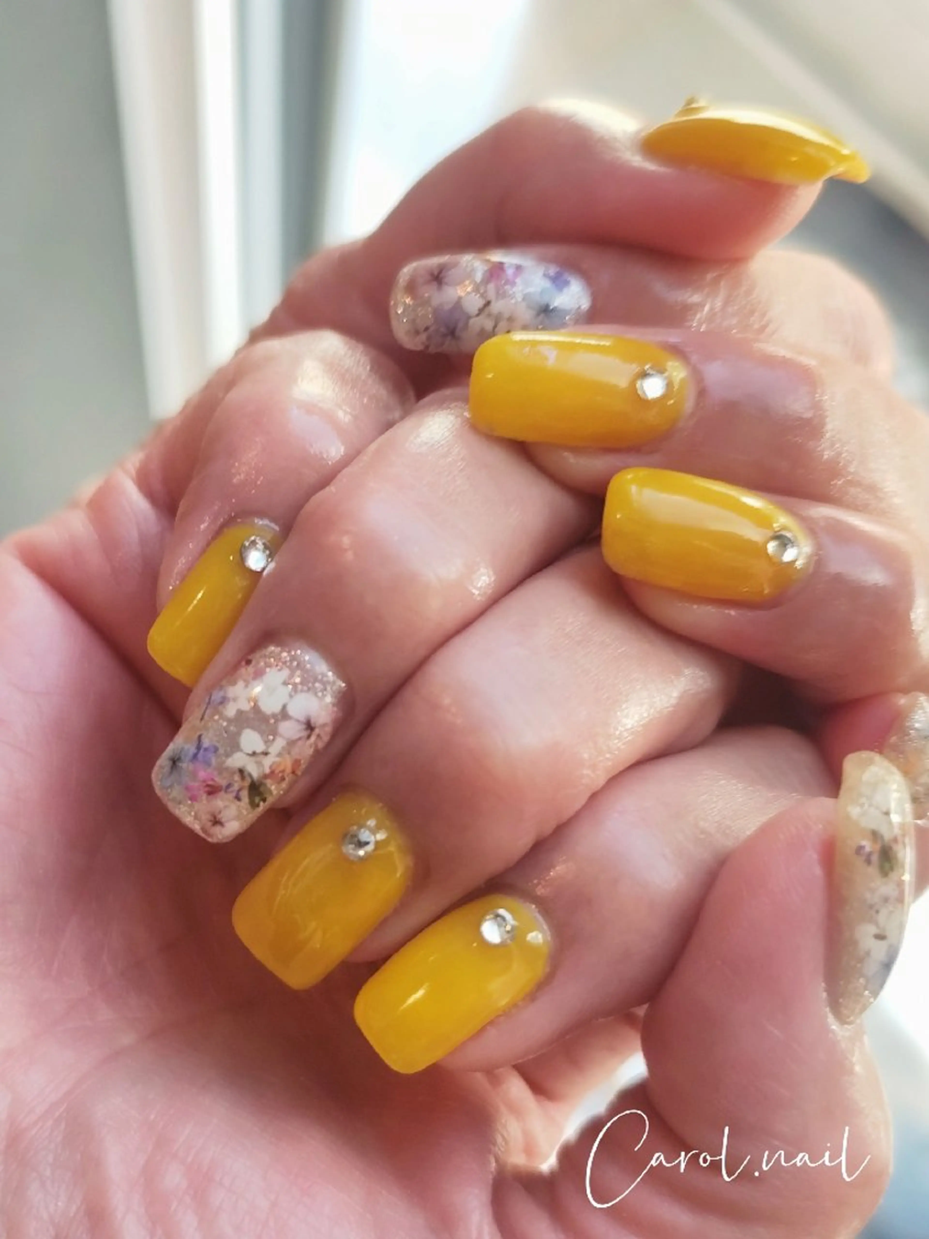 ネイル 黄色 carol nailのネイルデザイン
