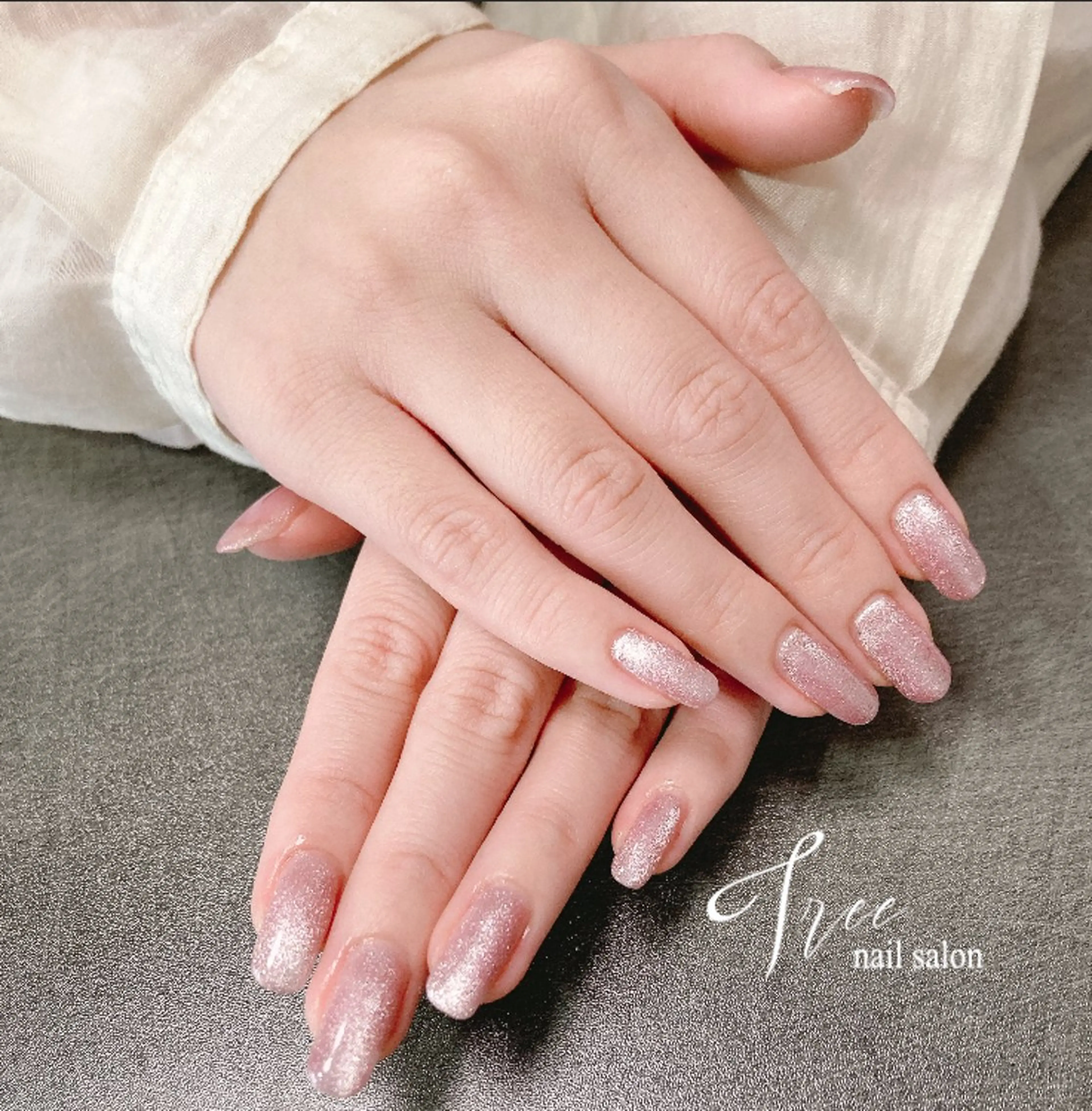 うる艶マグネットネイル（ケア込み）の写真