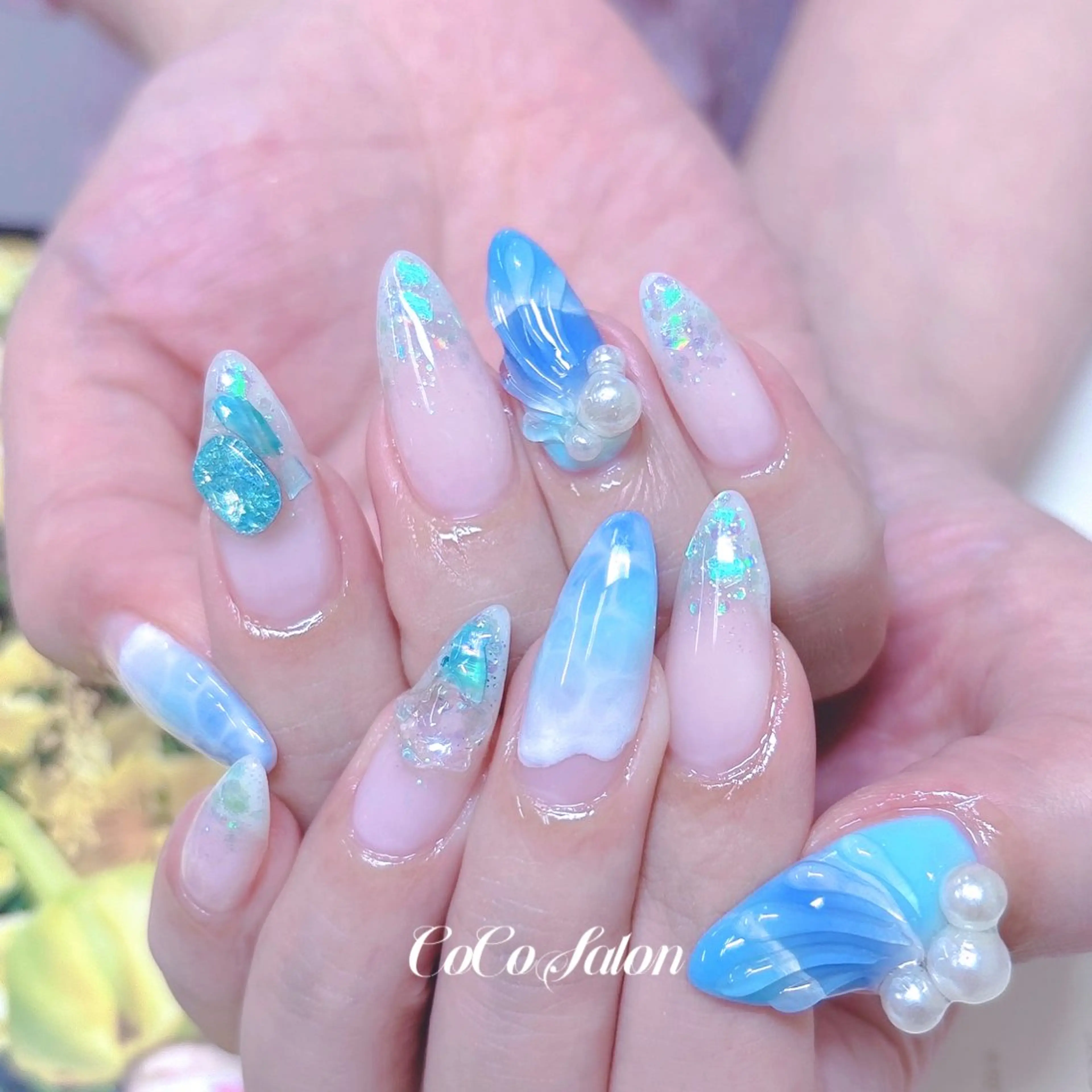 ネイル ブルー 長さ出し ジェルネイル グラデーション ホログラムネイル ハンドネイル CoCoSalon ネイル/まつ毛予約のネイルデザイン