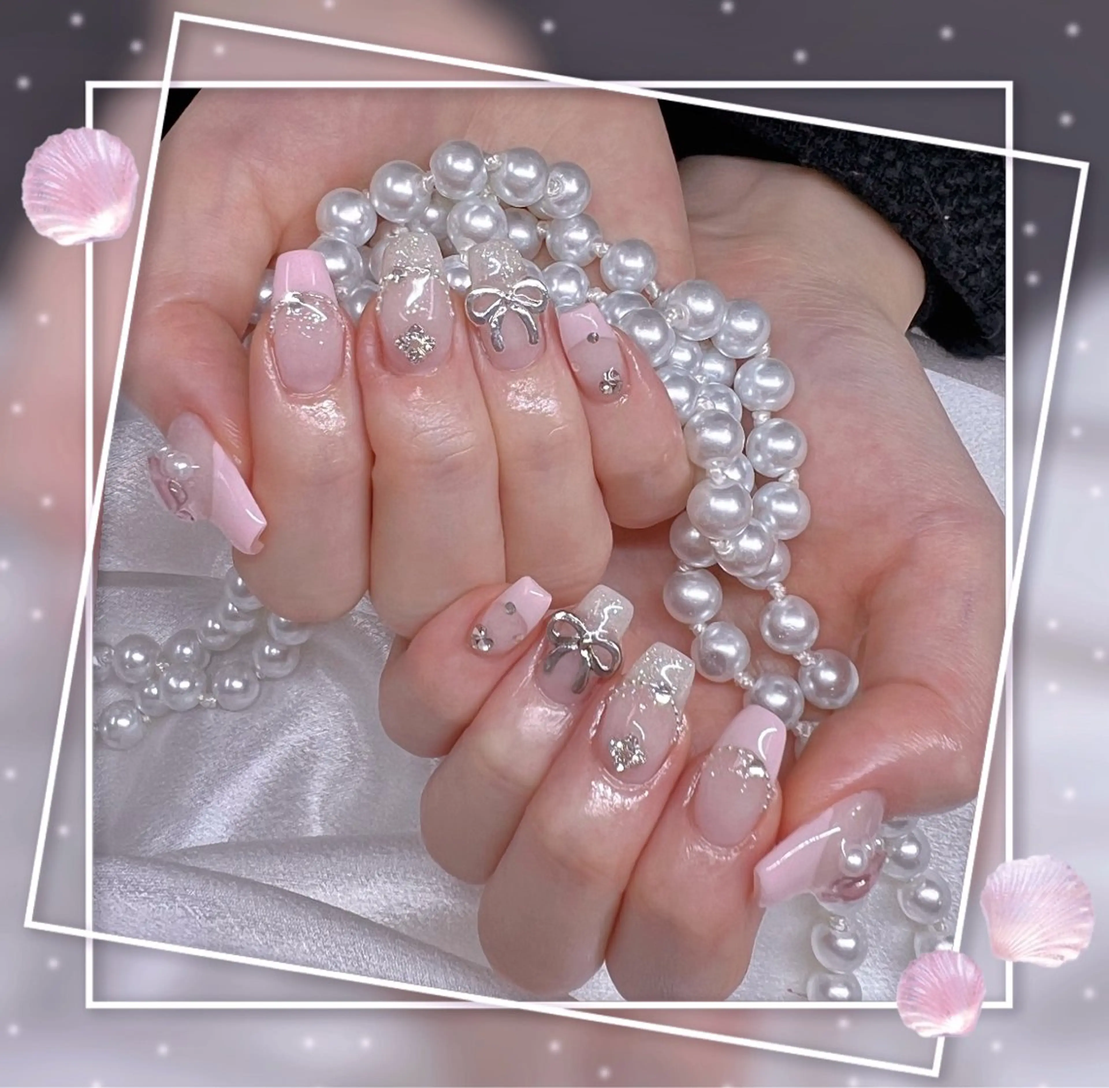 ネイル グラデーション キラキラネイル 韓国ネイル マグネットネイル ピンク ハンドネイル ハンドケア Chill Nailsalonのネイルデザイン