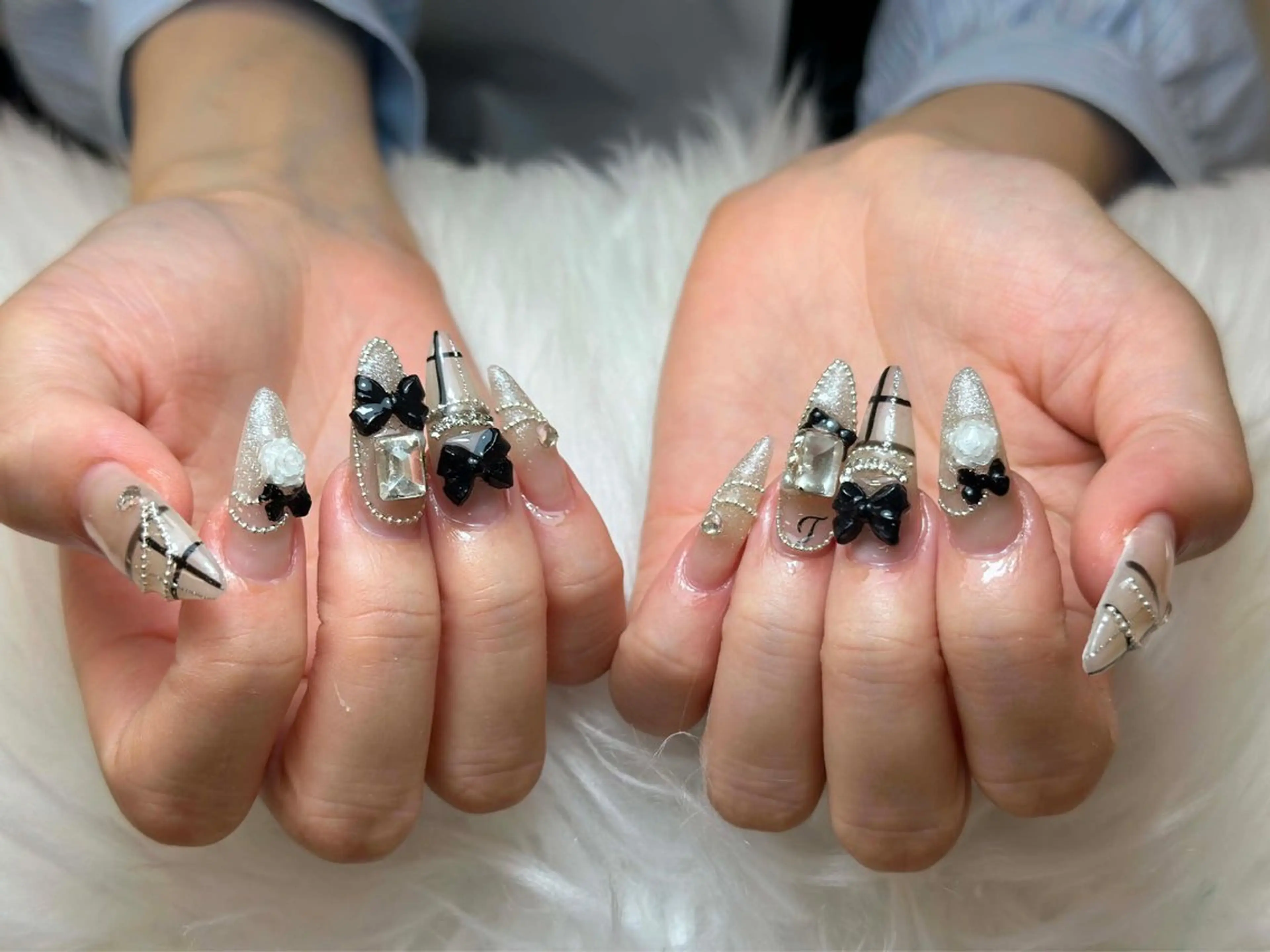 ネイル フレンチネイル ジェルネイル ガーリー 韓国ネイル ロングネイル ハンドネイル NieNail Nezukoのネイルデザイン