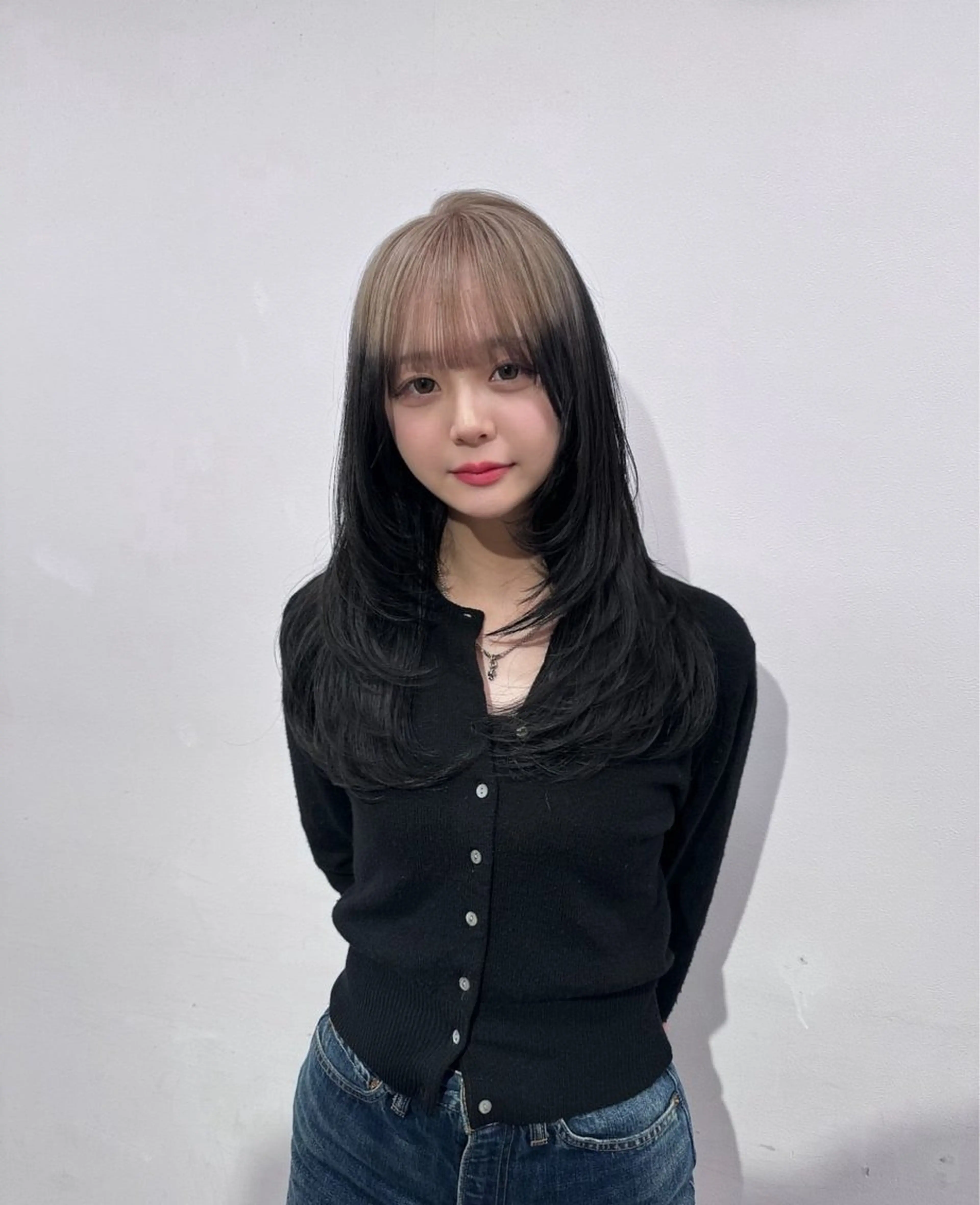 ロング カラー ヘアアレンジ 顔まわりレイヤー 顔周りカット レイヤーカット カット トリートメント ヘッドスパ ヘアセット 韓国レイヤーカット /韓国トレンドカラーのヘアスタイル