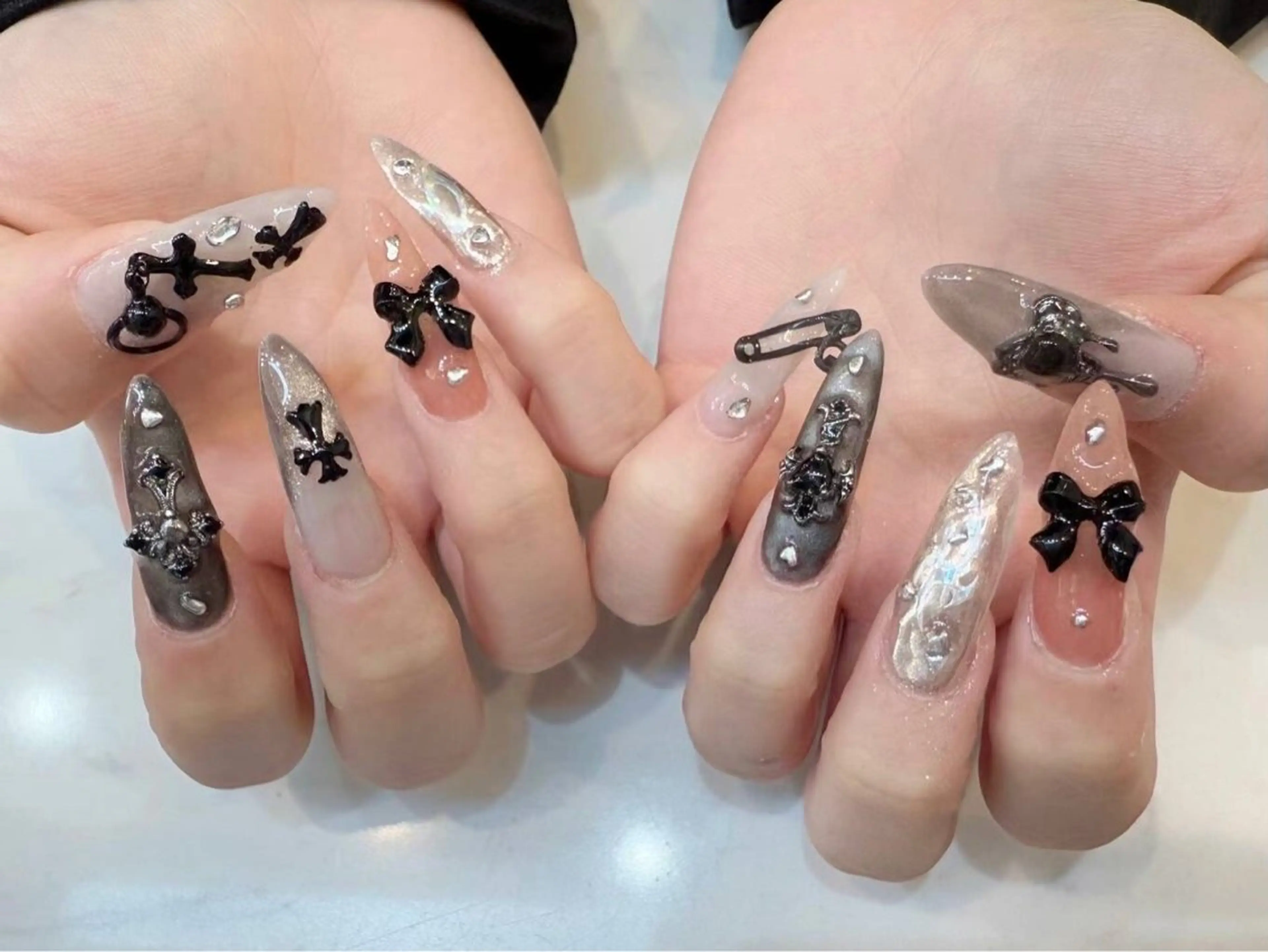 ネイル アートネイル フットネイル ジェルネイル マグネットネイル ミラーネイル babarla Nailのネイルデザイン