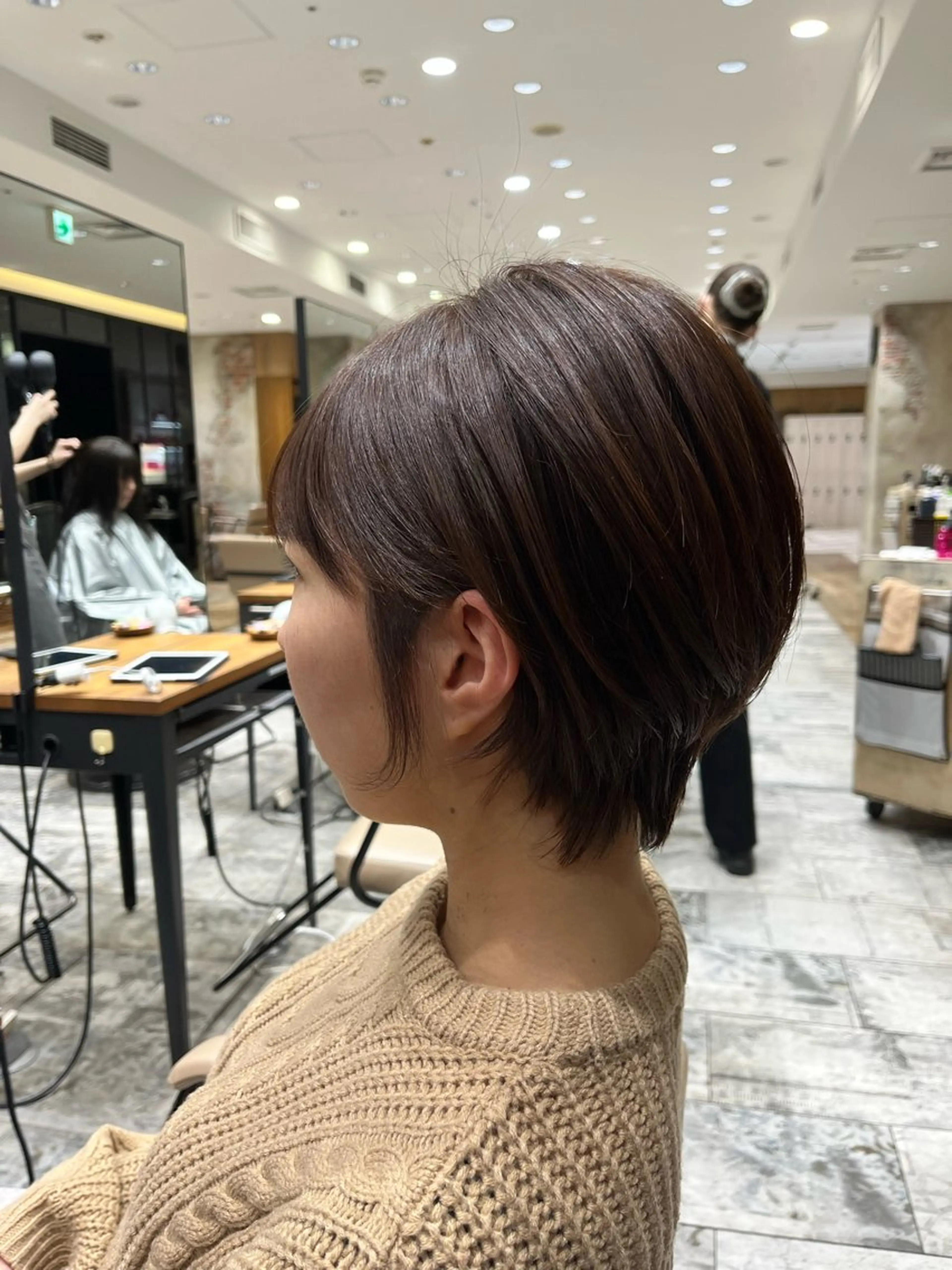 ショート 顔まわりカット 前髪カット安井楽人のヘアスタイル