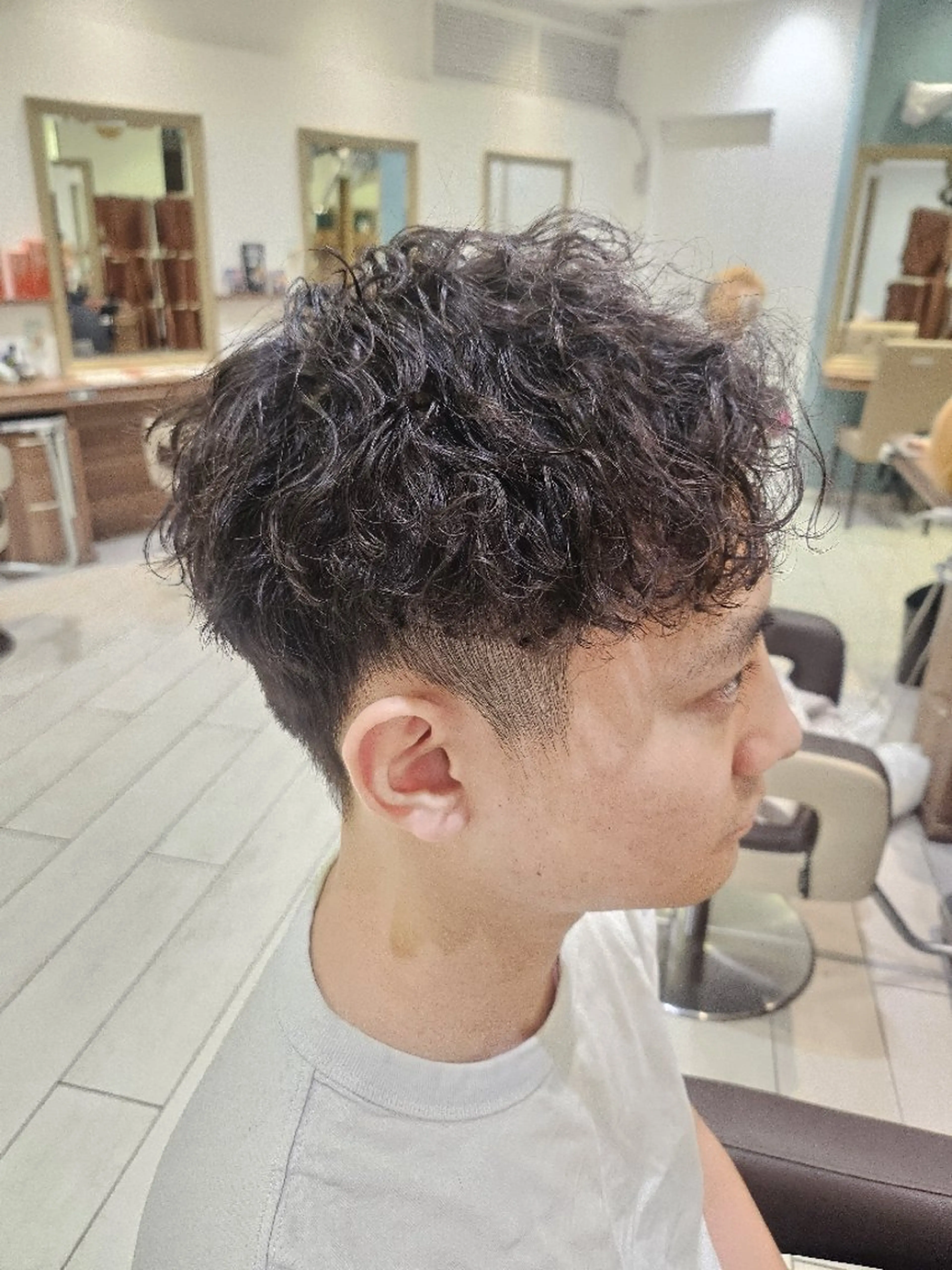 メンズ パーマ カット パーマ トリートメント パーマ/縮毛矯正/ 韓国ヘア/副店長和田のヘアスタイル