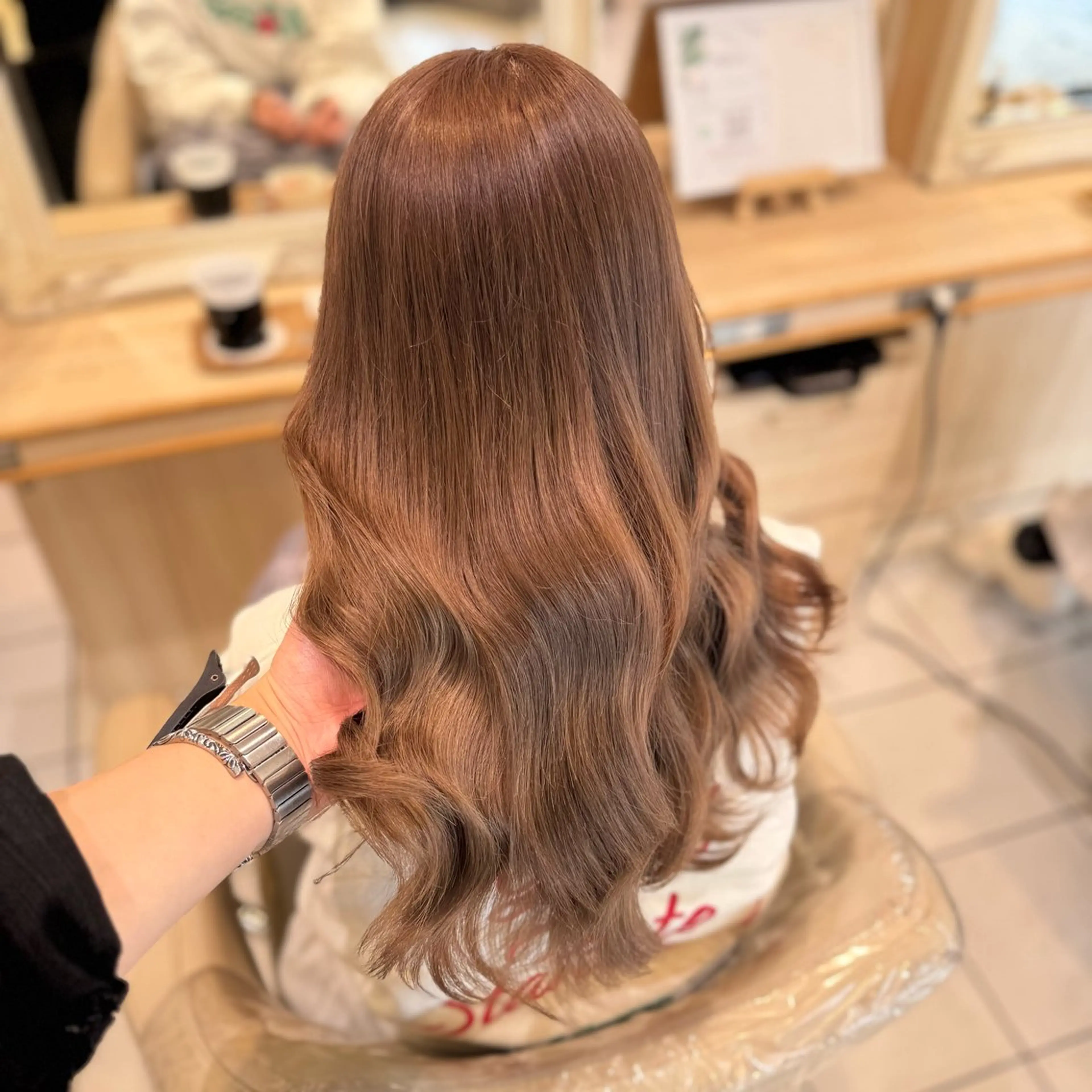 ロング ✨Noto ハイトーンカラー✨のヘアスタイル