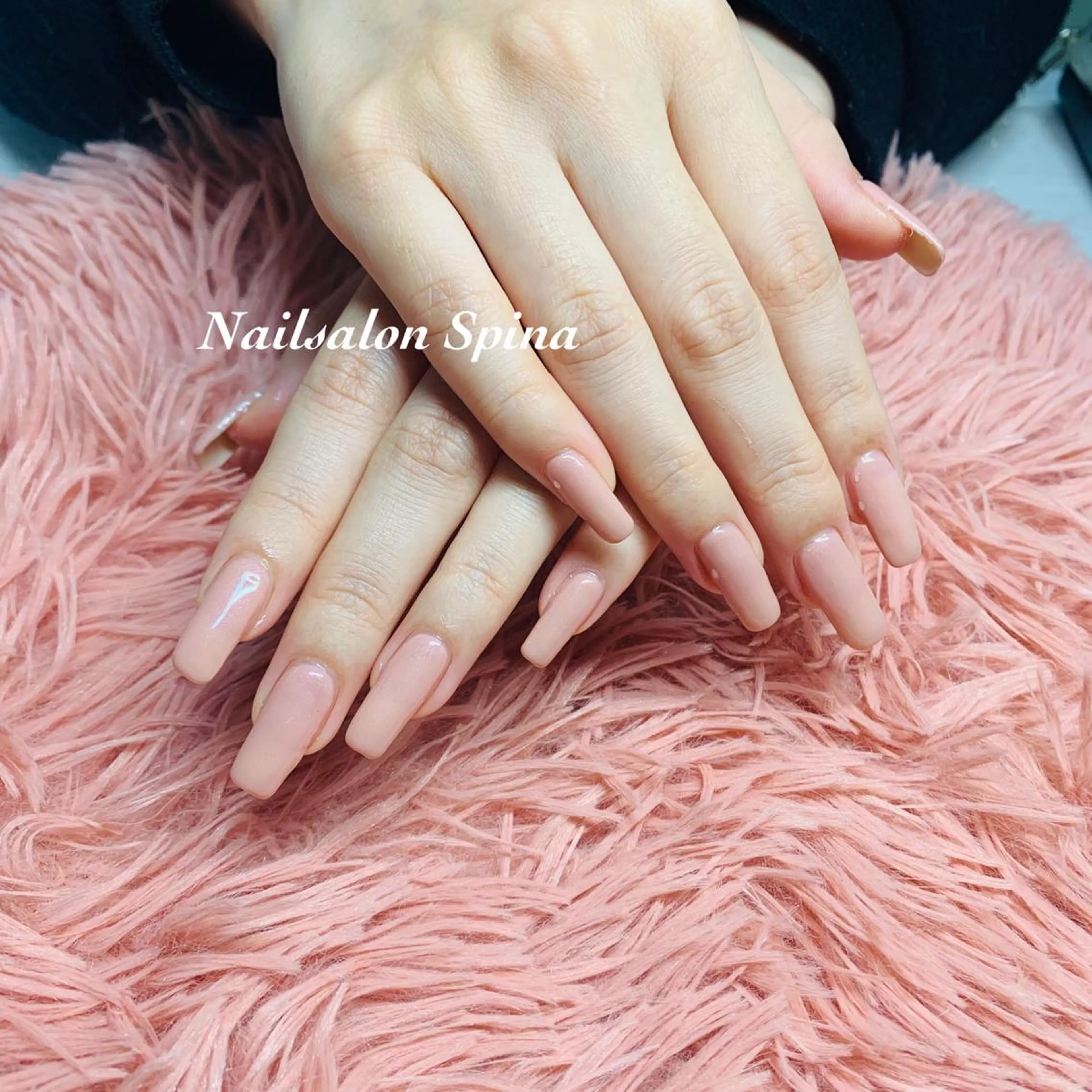 ネイル アートネイル ジェルネイル ロングネイル ワンカラーネイル ピンク Nail&Eye Spina 琴美のマツエク・マツパデザイン