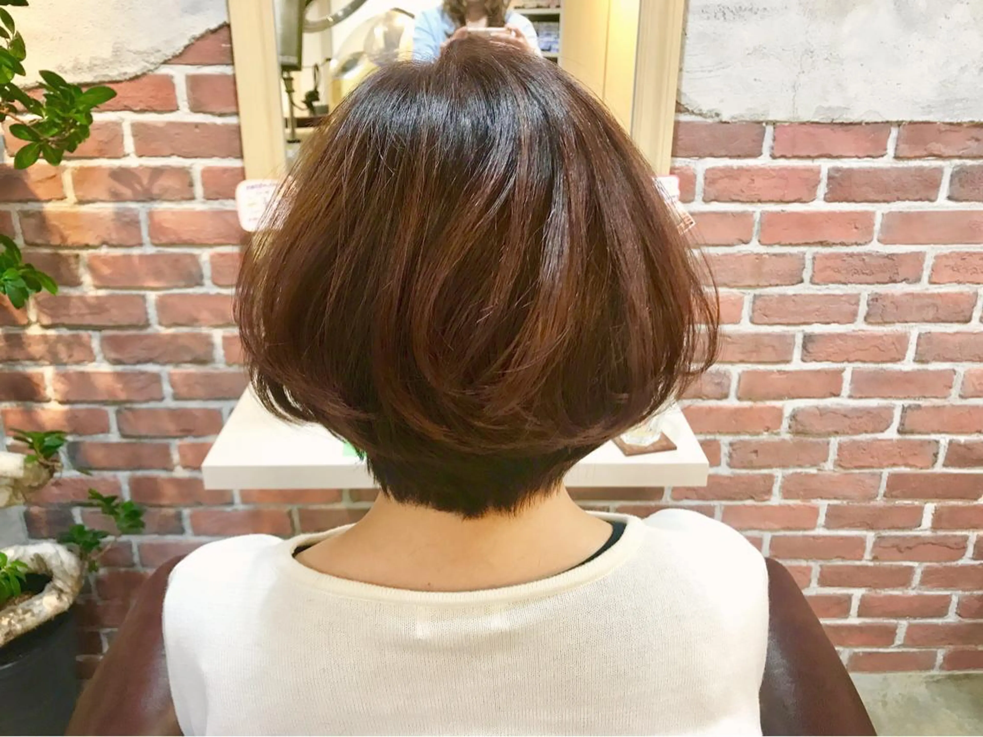 ショート カラー ピンクカラー レイヤーカット/ 根本瑠実のヘアスタイル