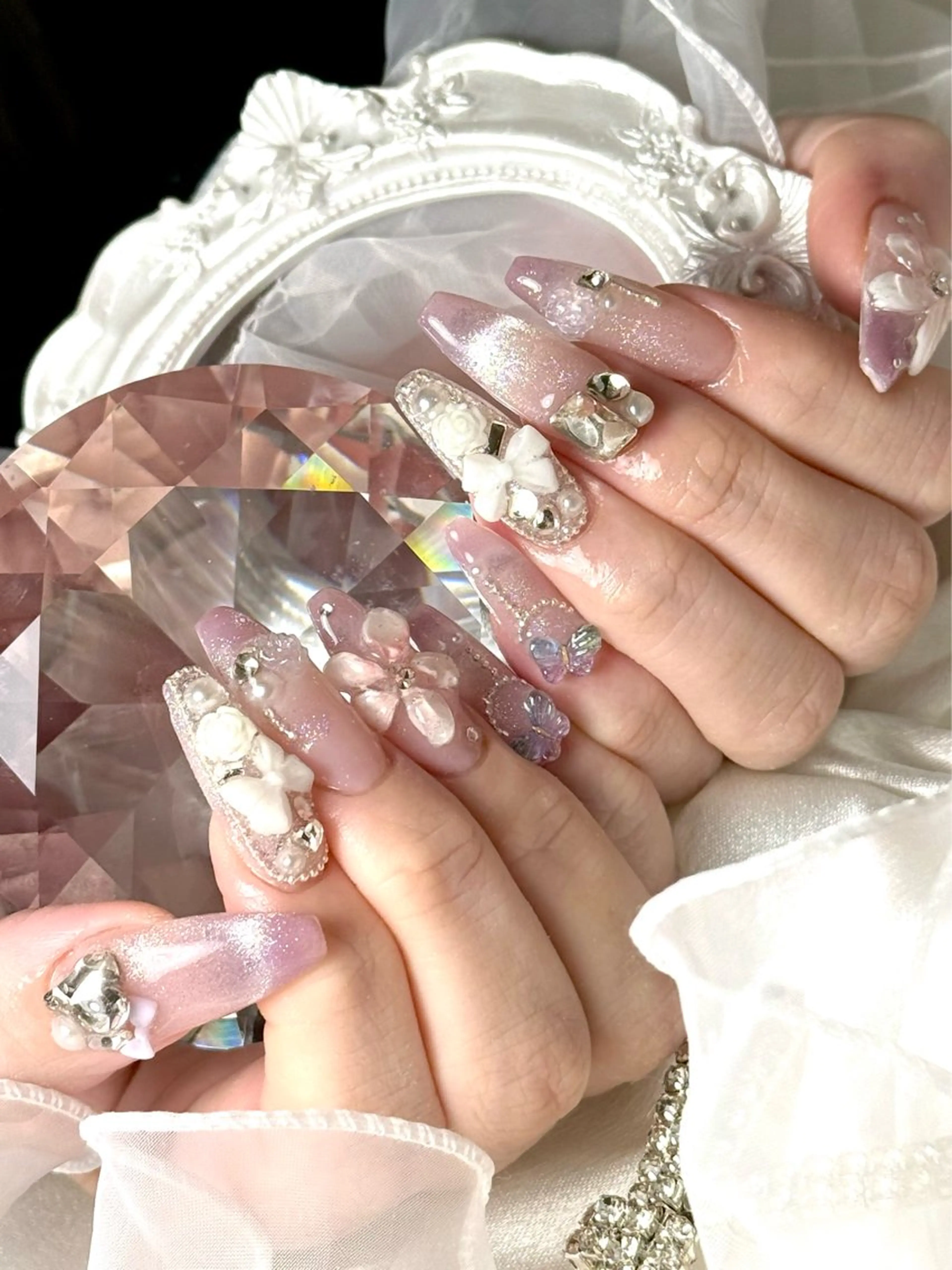 ネイル ハンドネイル ルシイ🎀新宿長さ 出しパーツ専門店のネイルデザイン