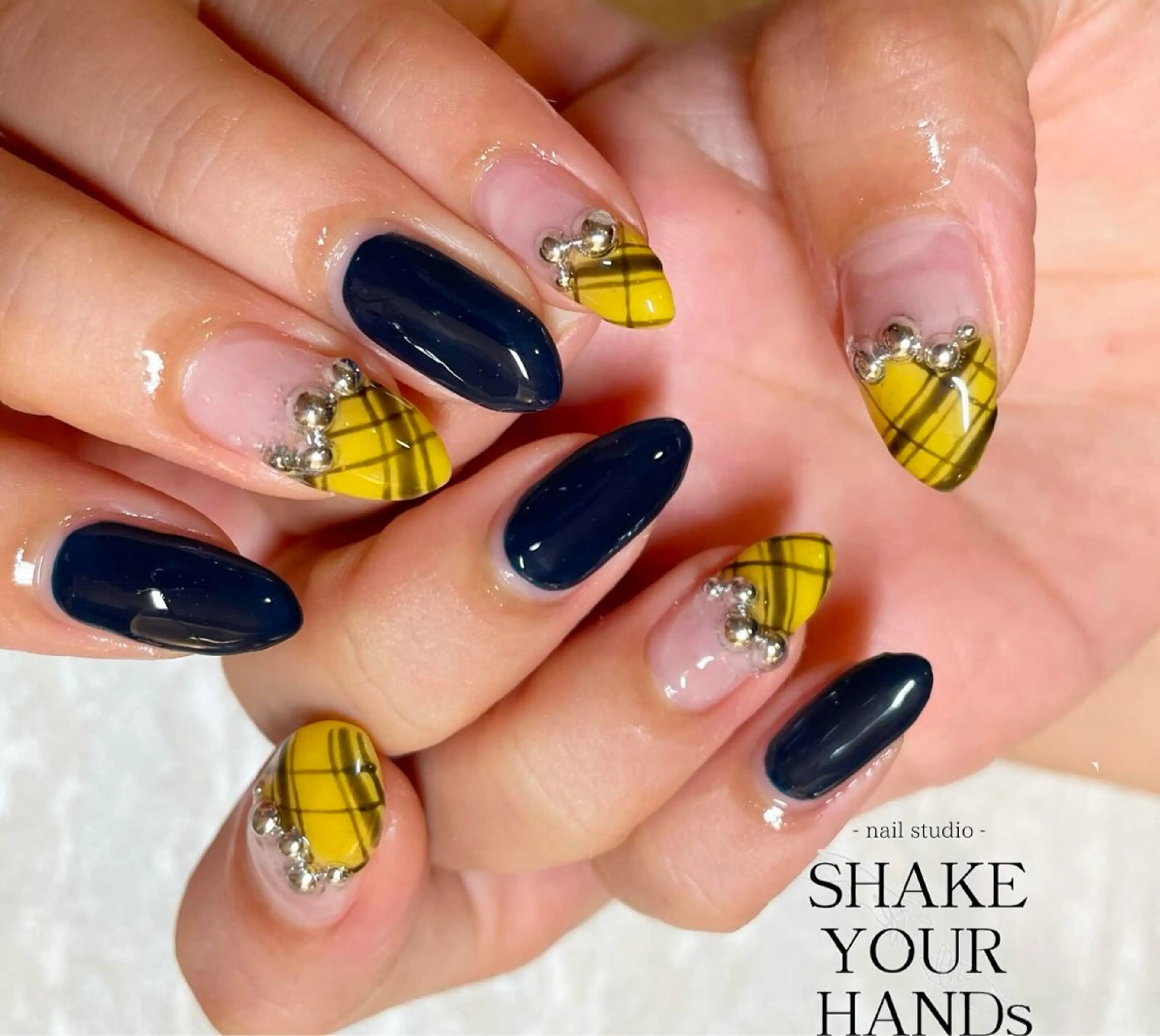 ネイル ネイルスタジオ シェイクユアハンズのネイルデザイン