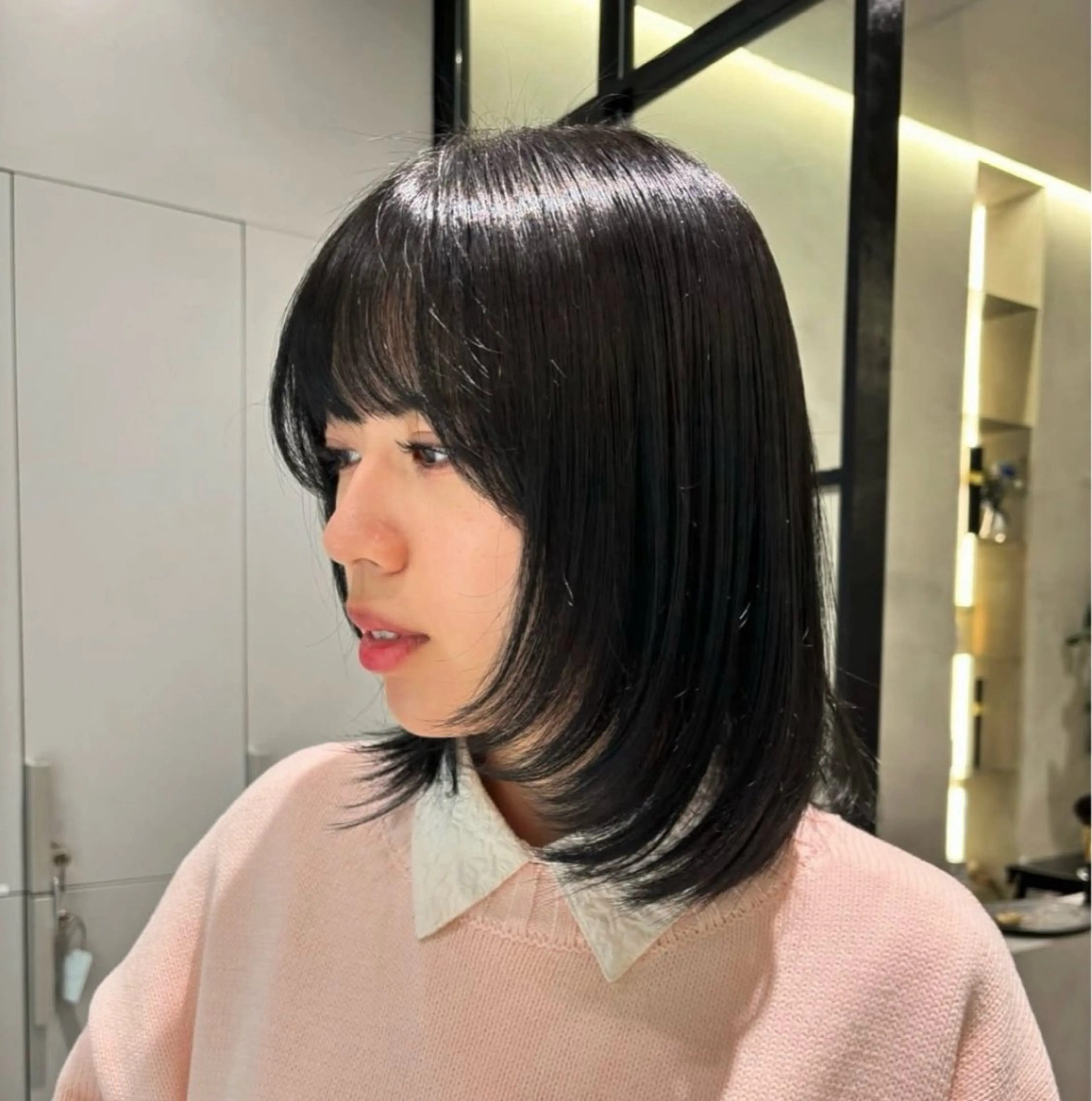 セミロング カット 神戸レイヤーカット 顔周り／骨格診断のヘアスタイル