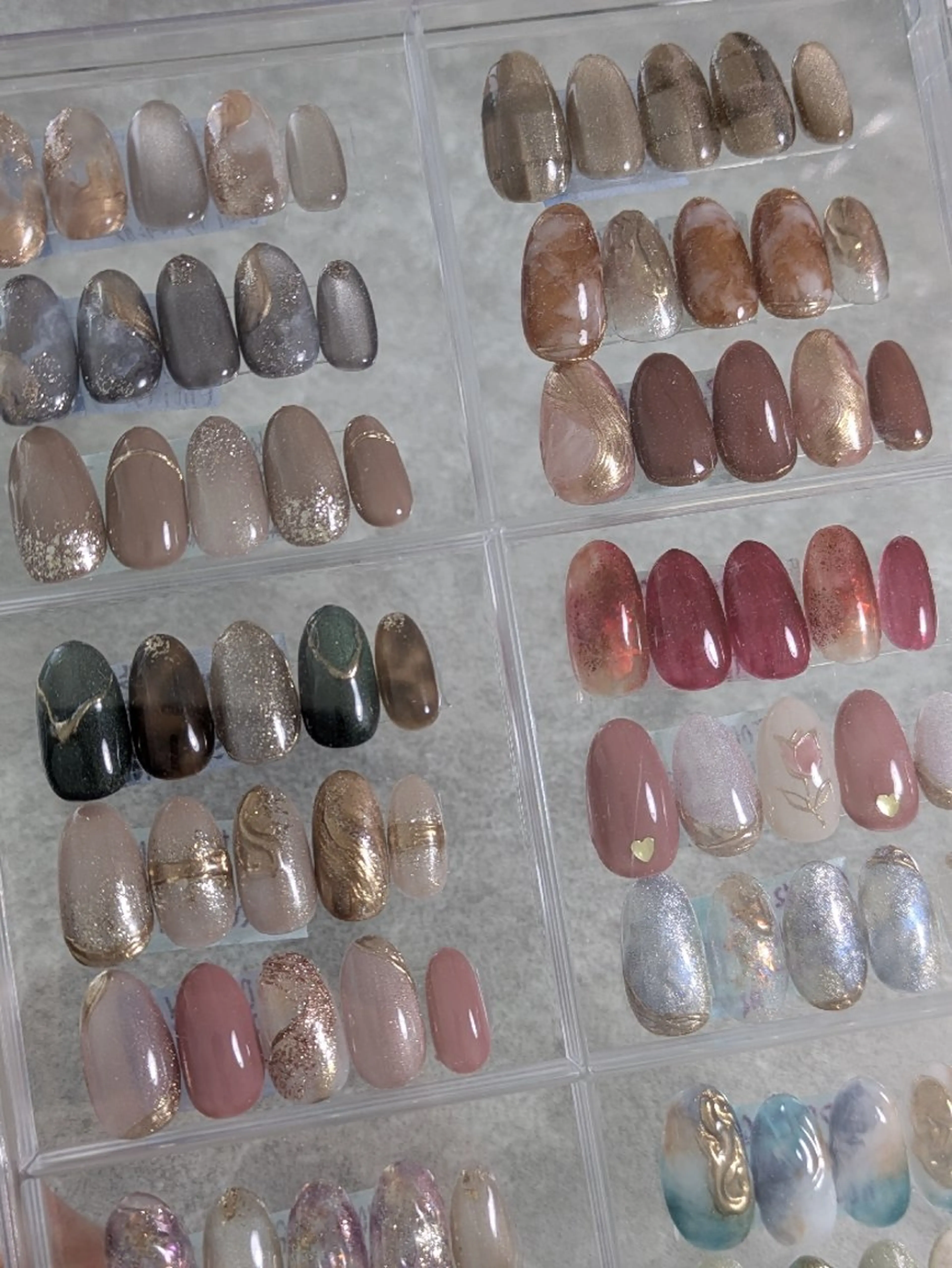 ネイル マグネットネイル ミラーネイル ニュアンスネイル Nail Salon   AO✳Emiのネイルデザイン